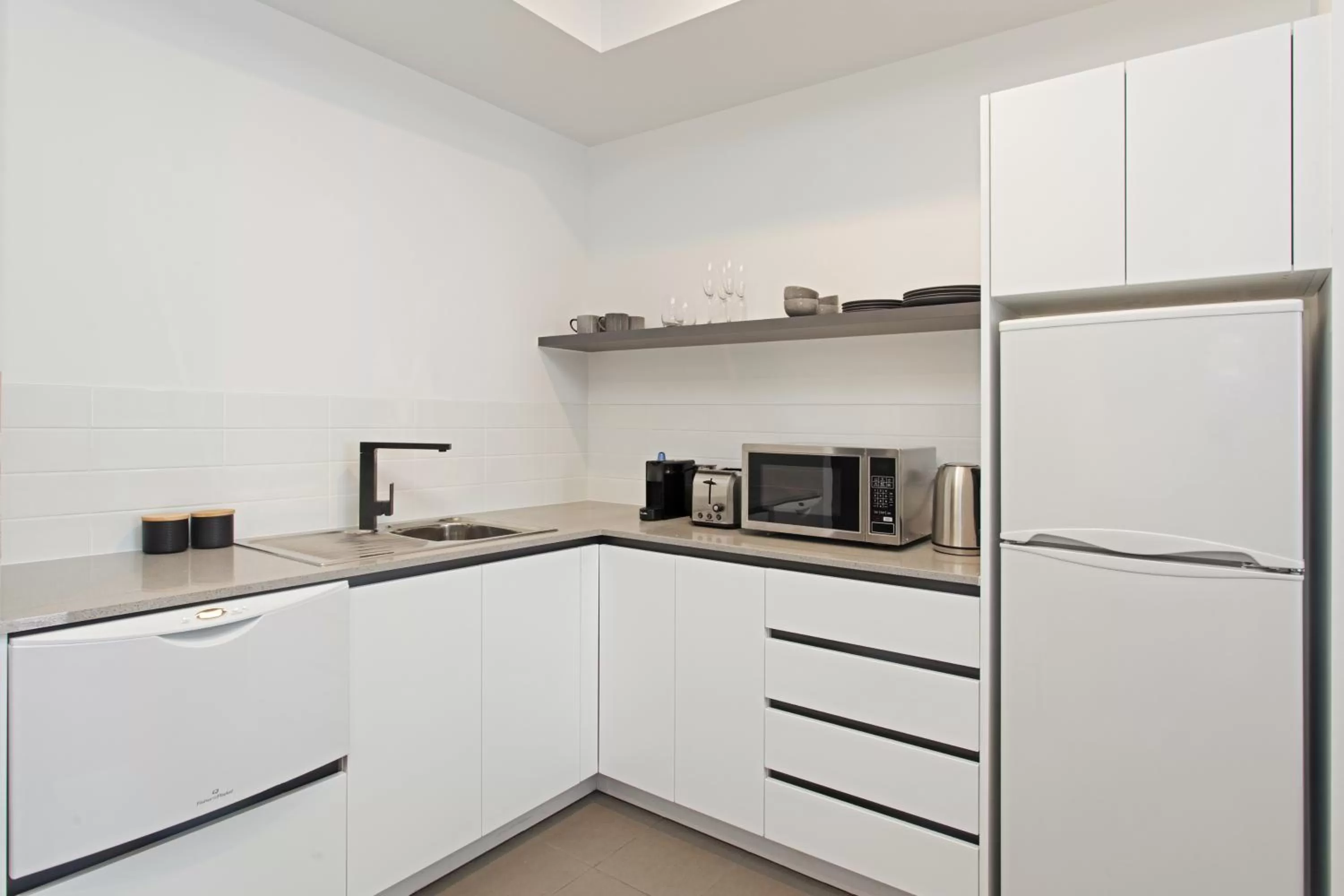 Kitchen or kitchenette in Mantra Traralgon