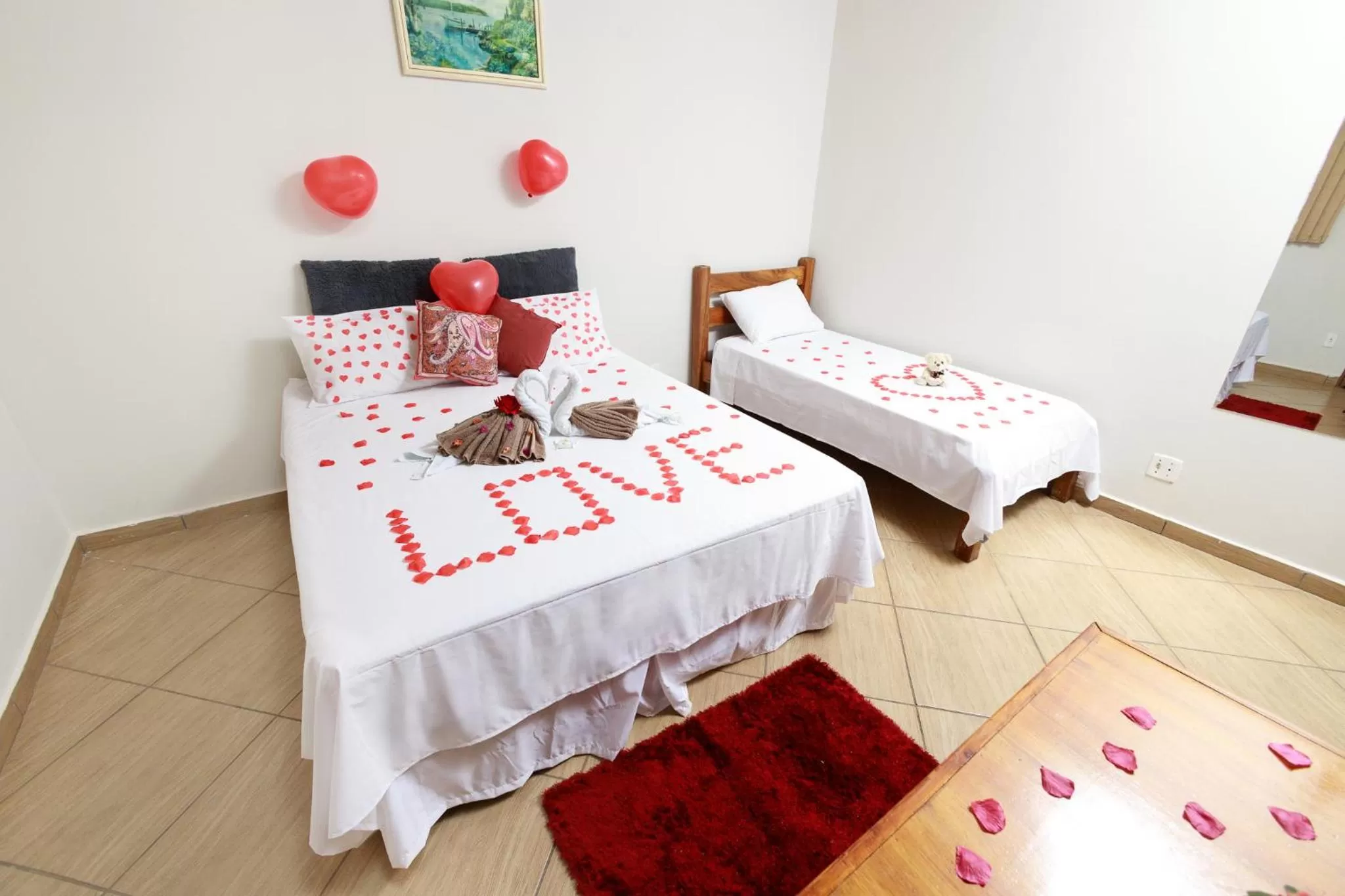 Decorative detail, Bed in Hotel Portela III - Aprox 600m do Thermas dos Laranjais e Hot Beach