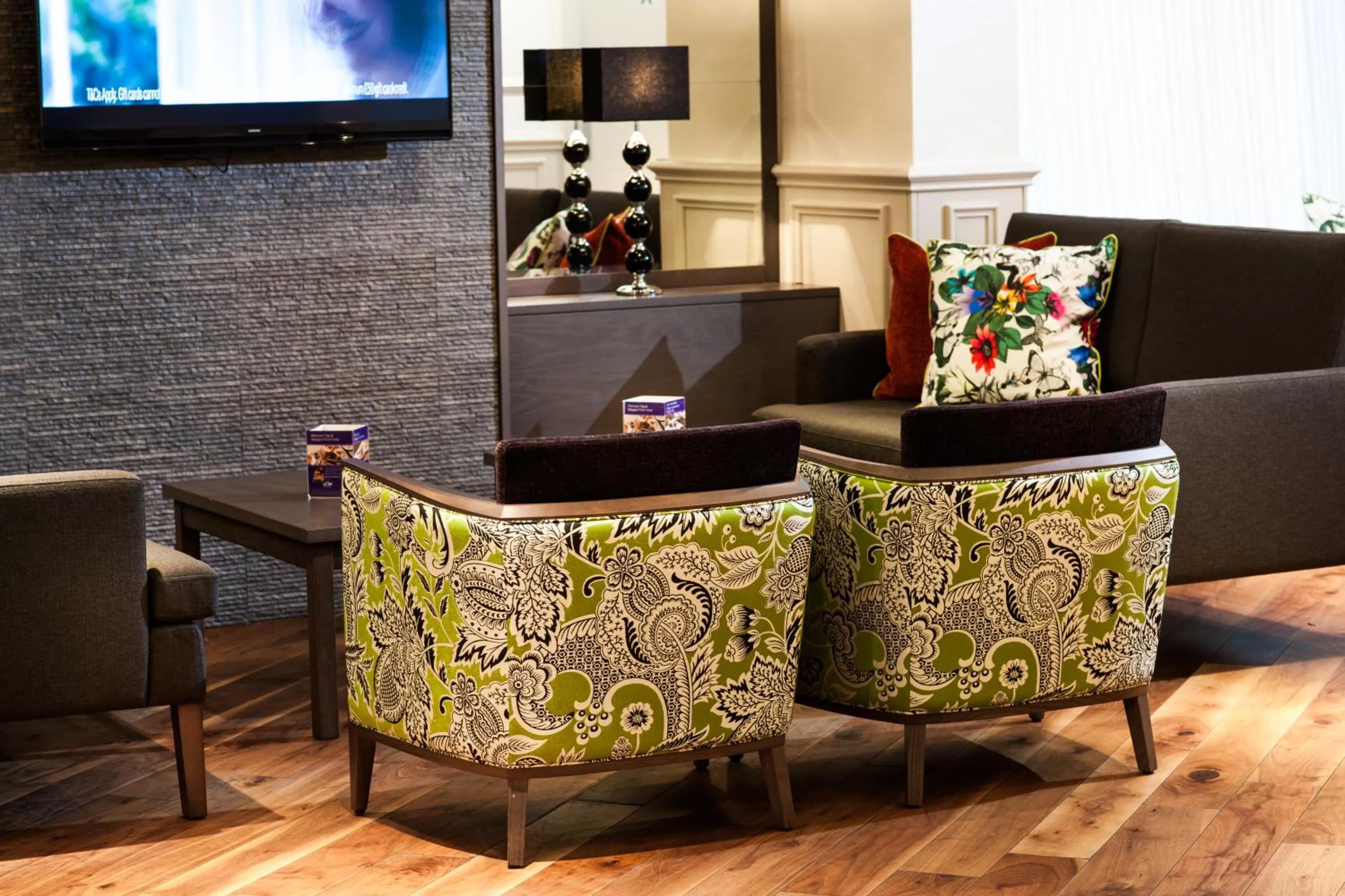 Lobby or reception in Leonardo Inn Glasgow West End