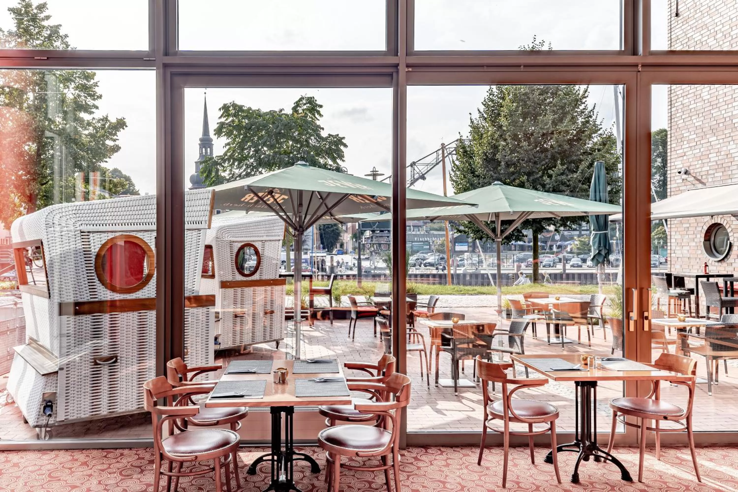 Restaurant/places to eat in Hotel Stadthafen Stade