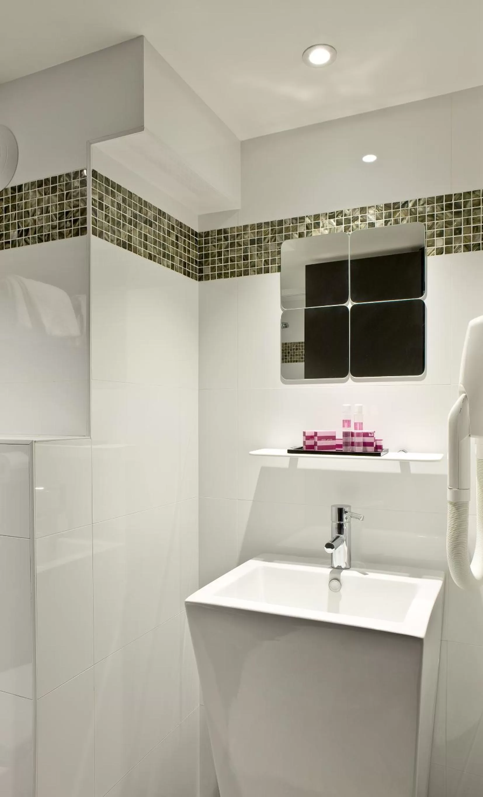 Bathroom in Hotel Antin Trinité