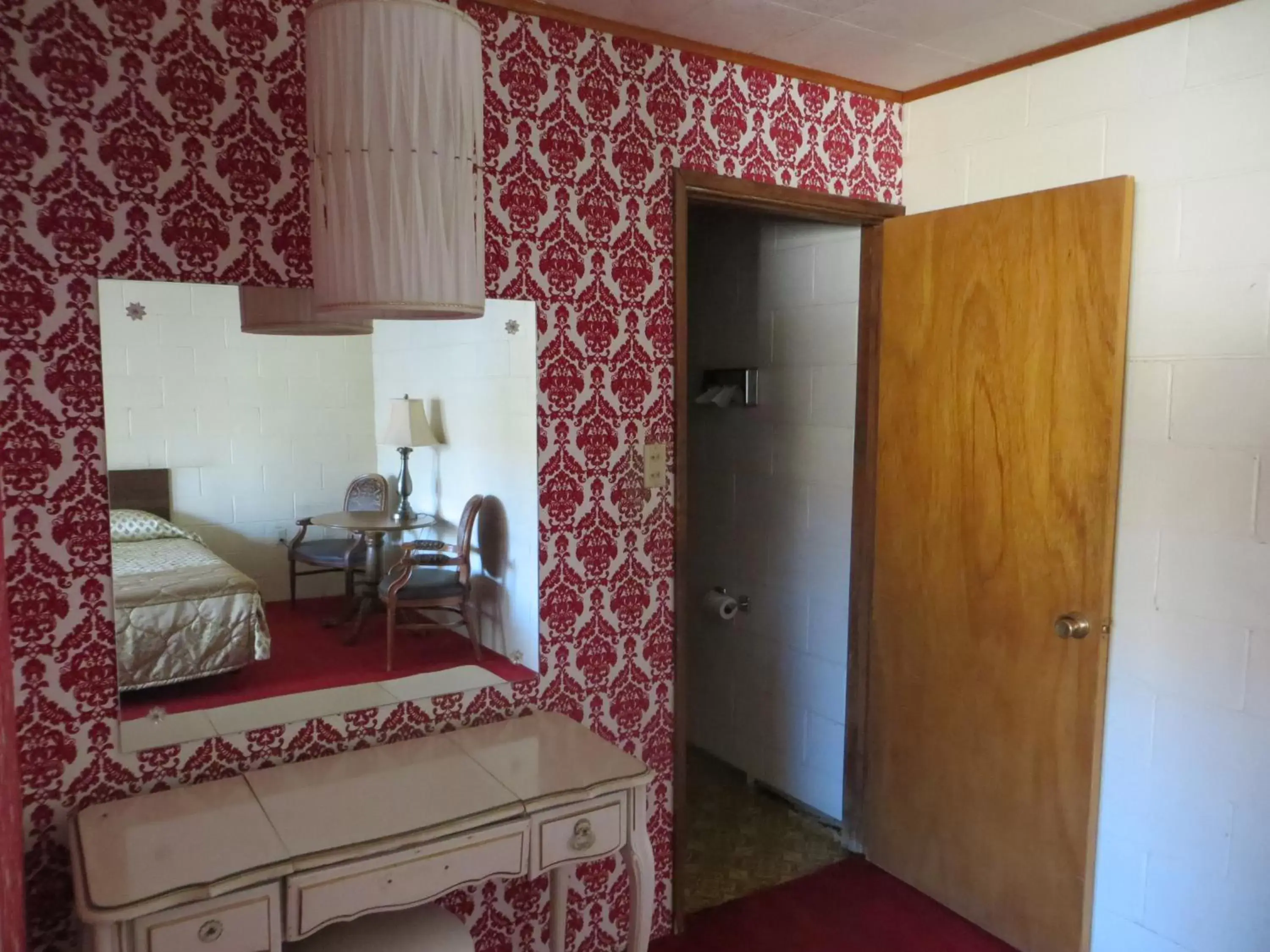 Family Room in Alamo Inn Family Room in Alamo Inn