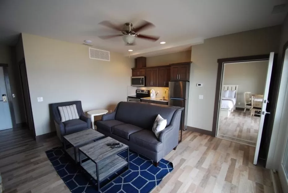 Kitchen or kitchenette in Quarterdeck Resort