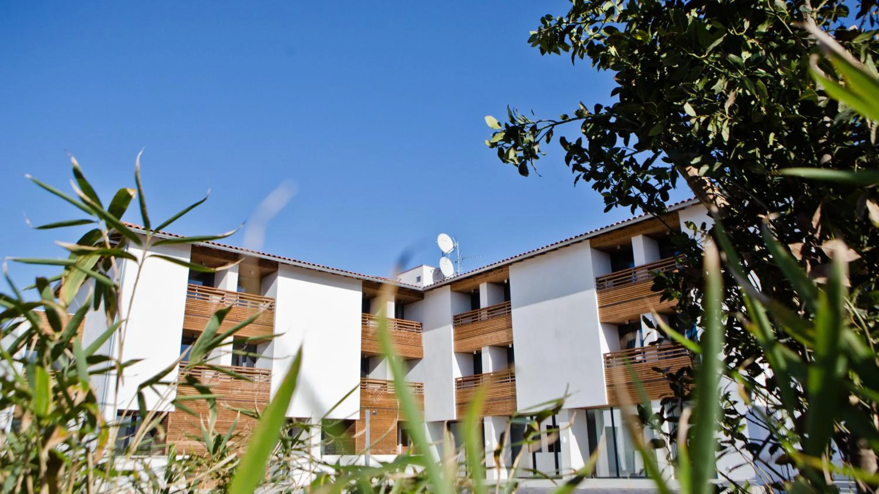 Property building in Hotel Restaurant Santiago