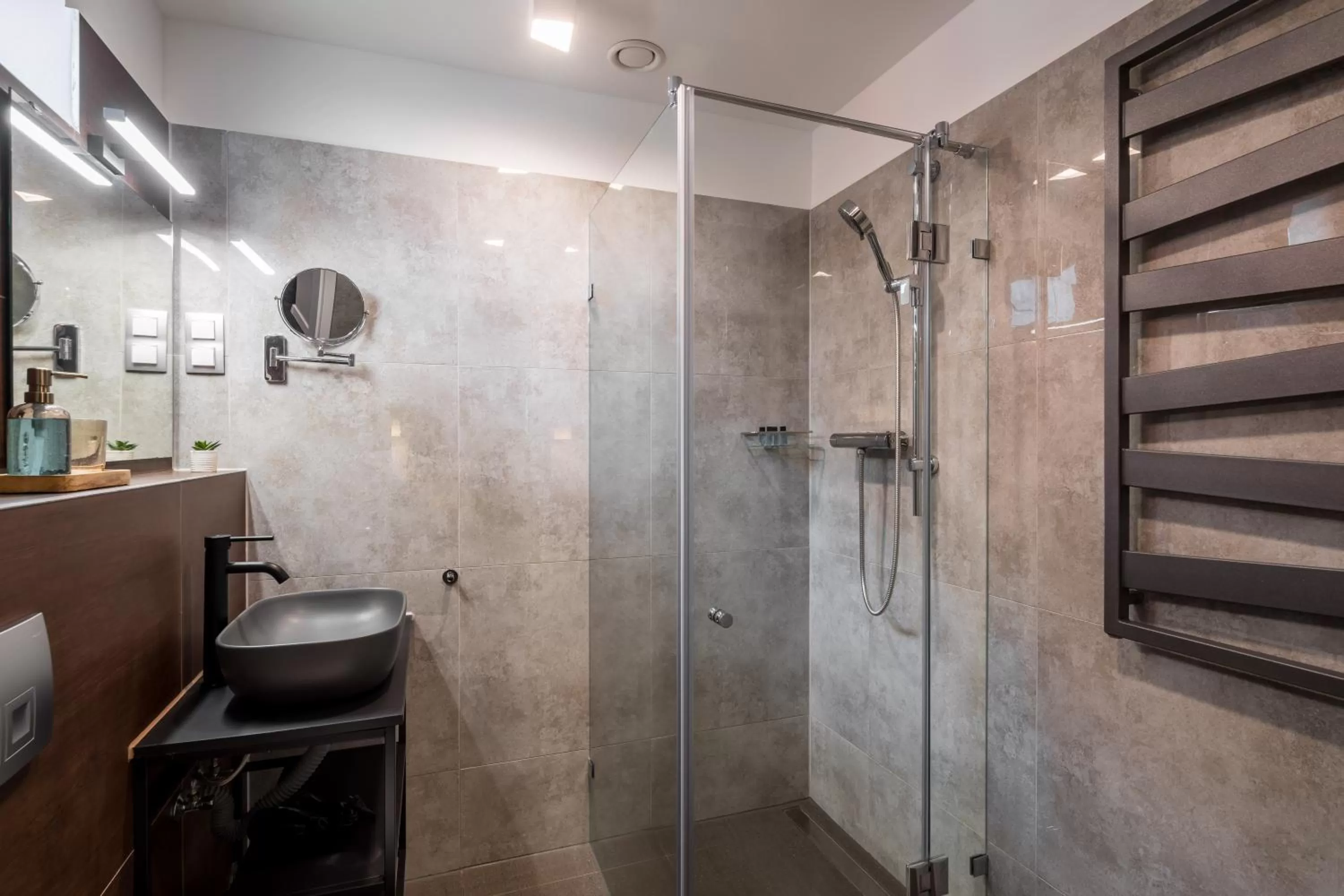 Shower in Villa Bérc