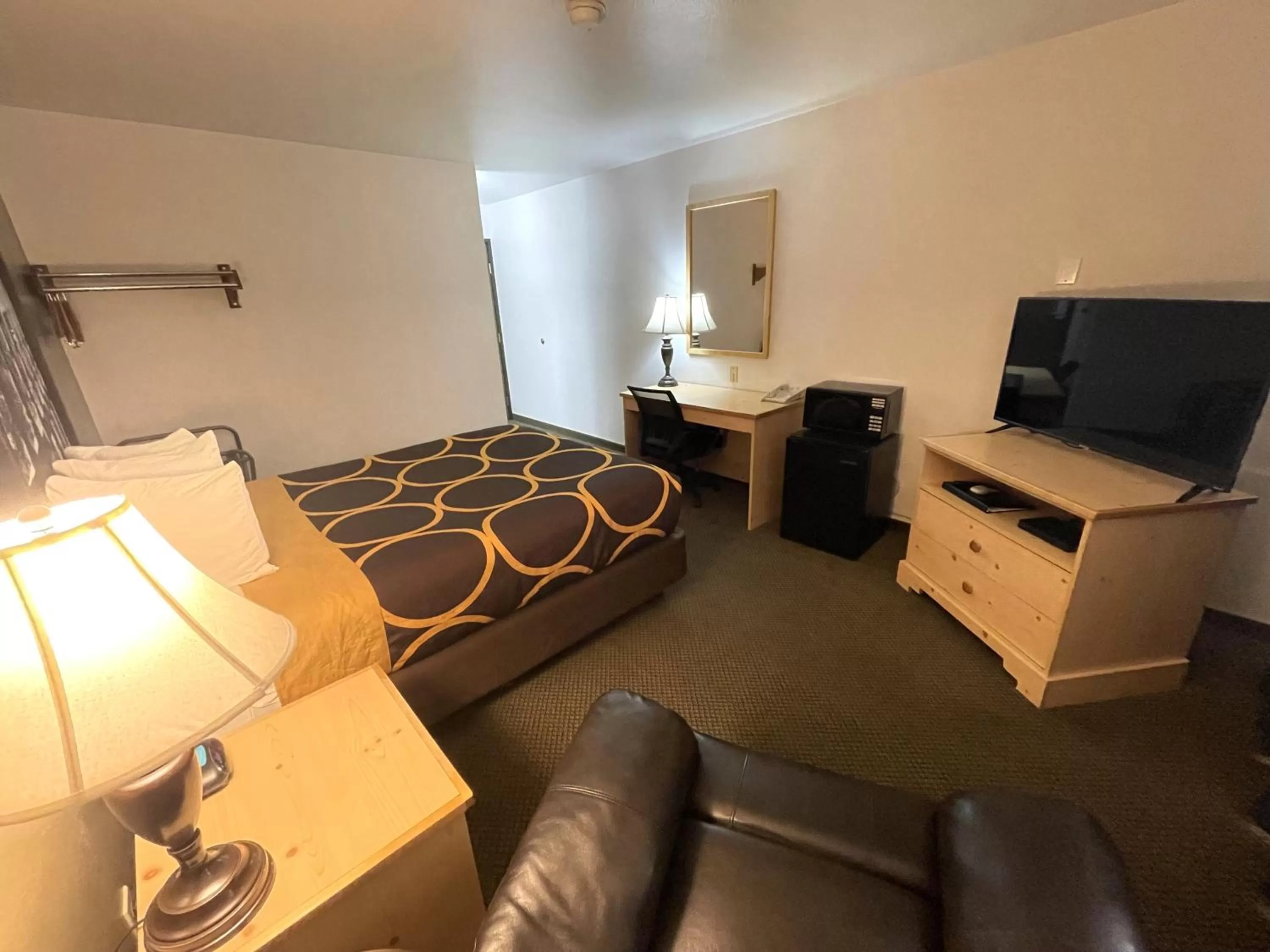 Bedroom, Bed in Super 8 by Wyndham Moscow - Pullman