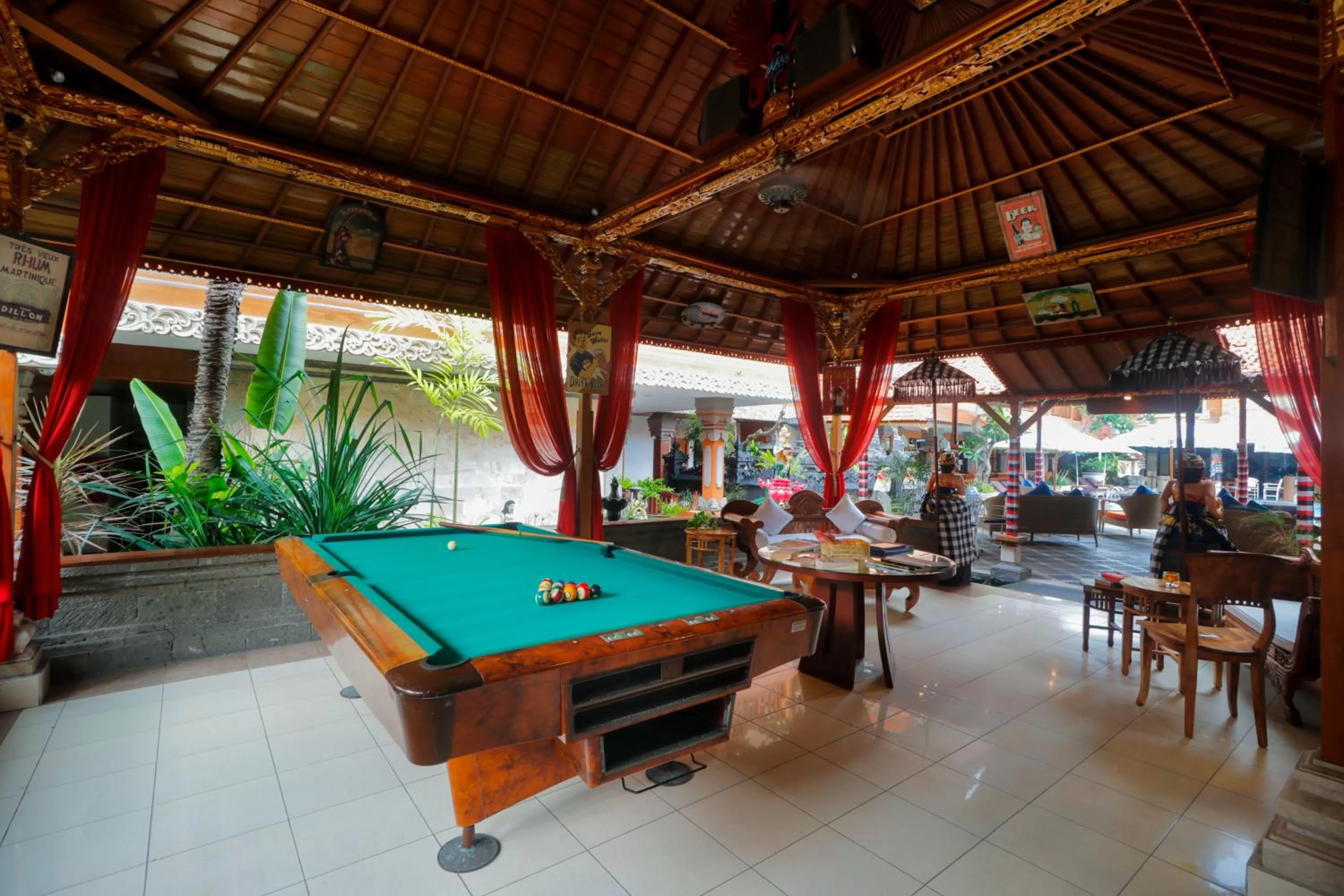 Lounge or bar in Wina Holiday Villa Kuta Bali