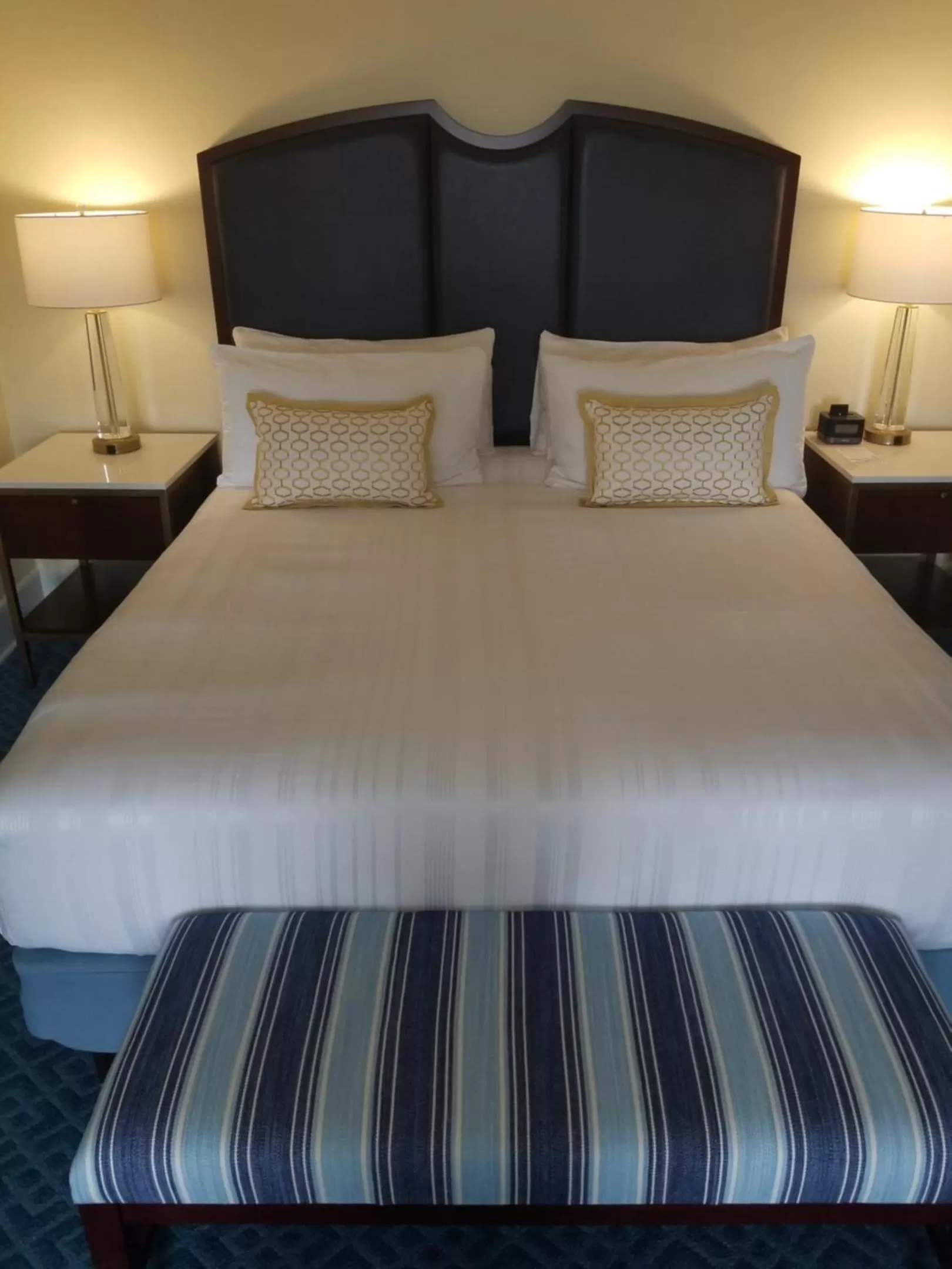 Bed in Grande Colonial La Jolla