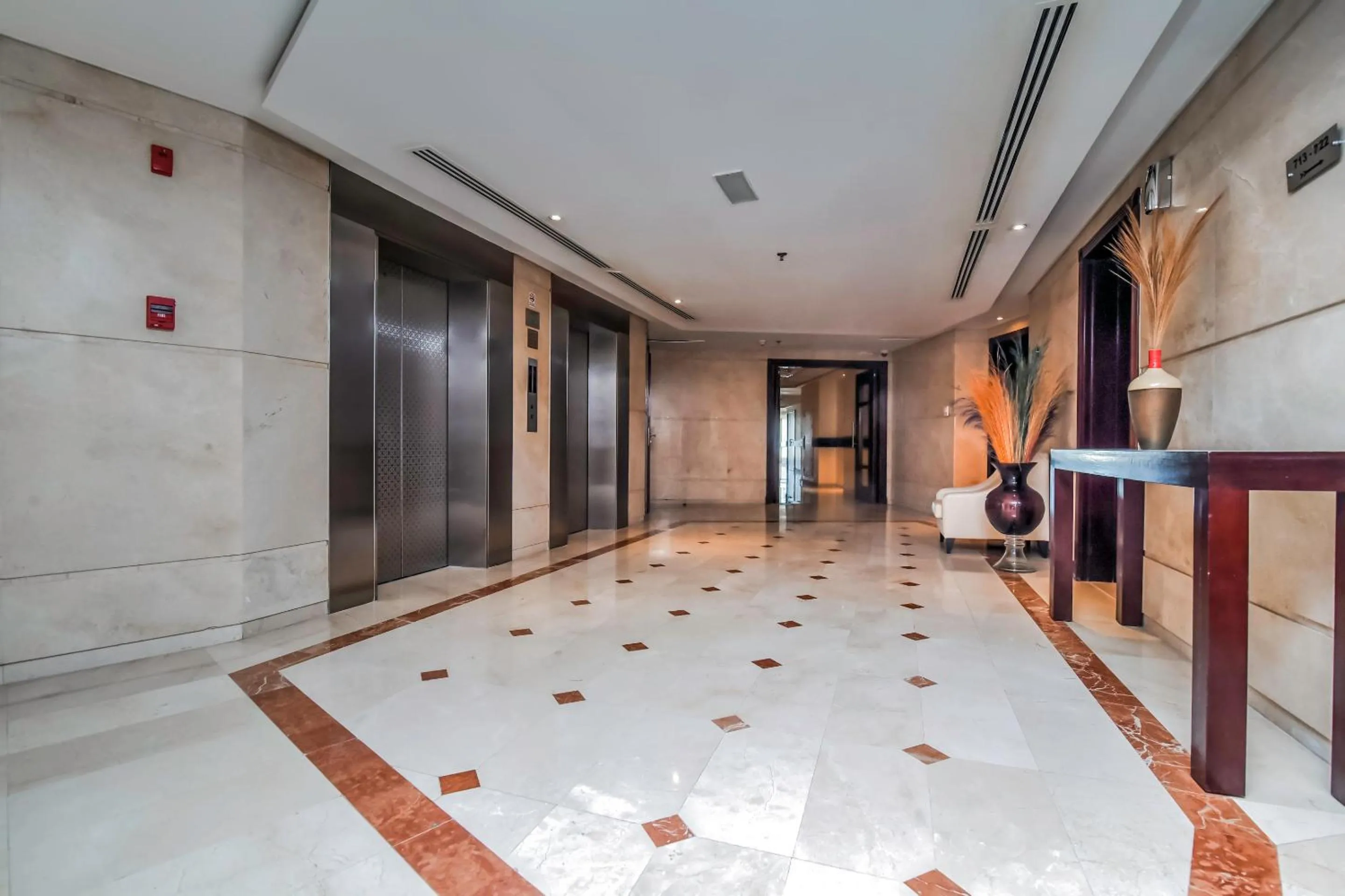 Area and facilities in Parkside Hotel Apartment