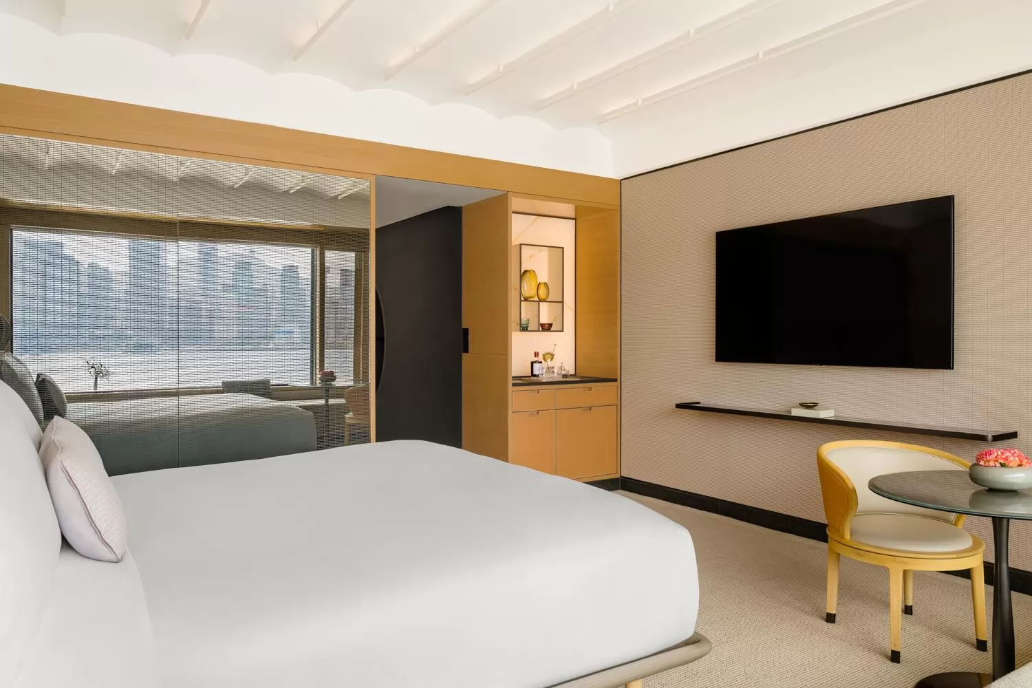 Bedroom, Bed in Regent Hong Kong