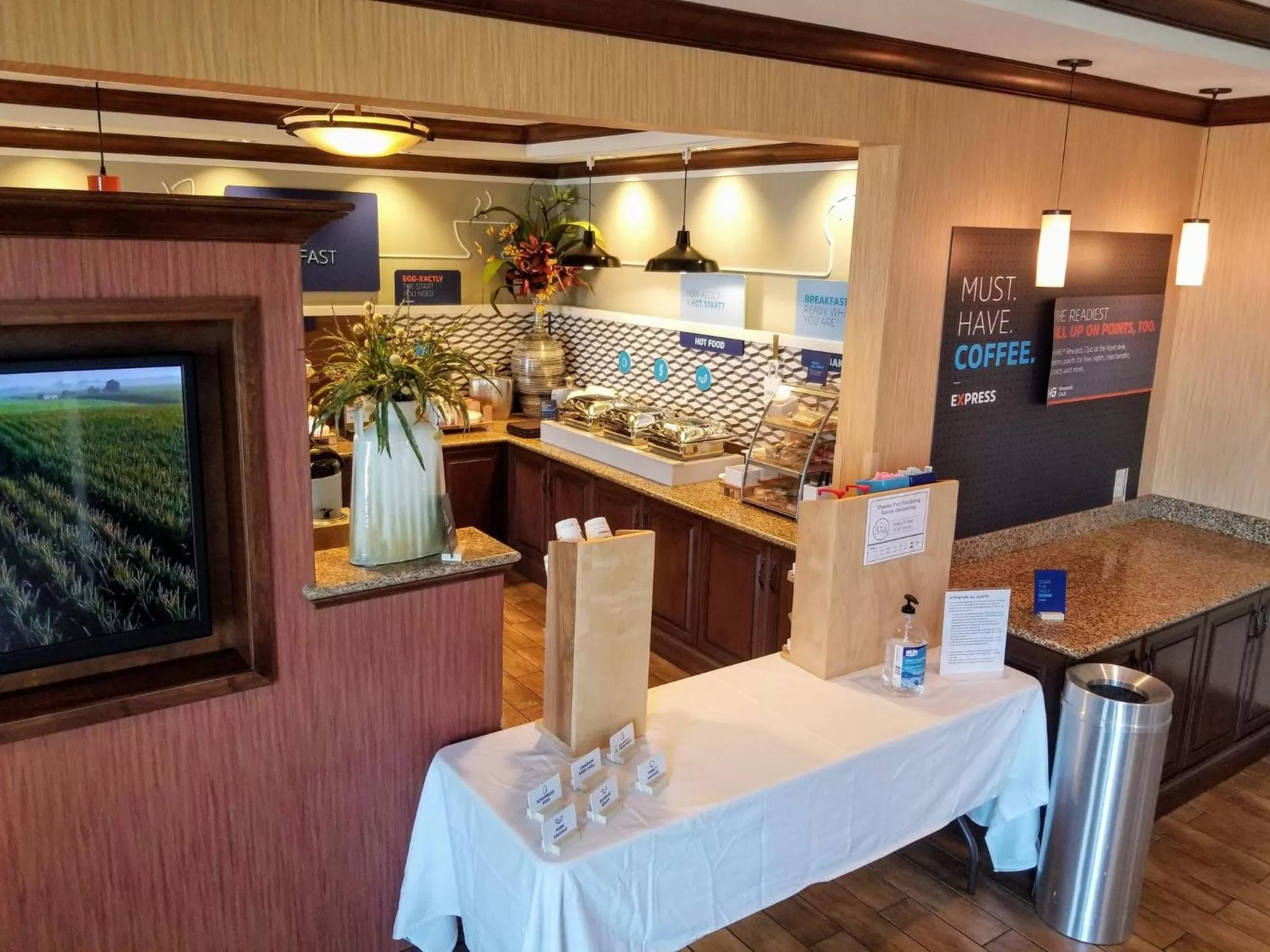 Breakfast in Holiday Inn Express & Suites Paducah West by IHG