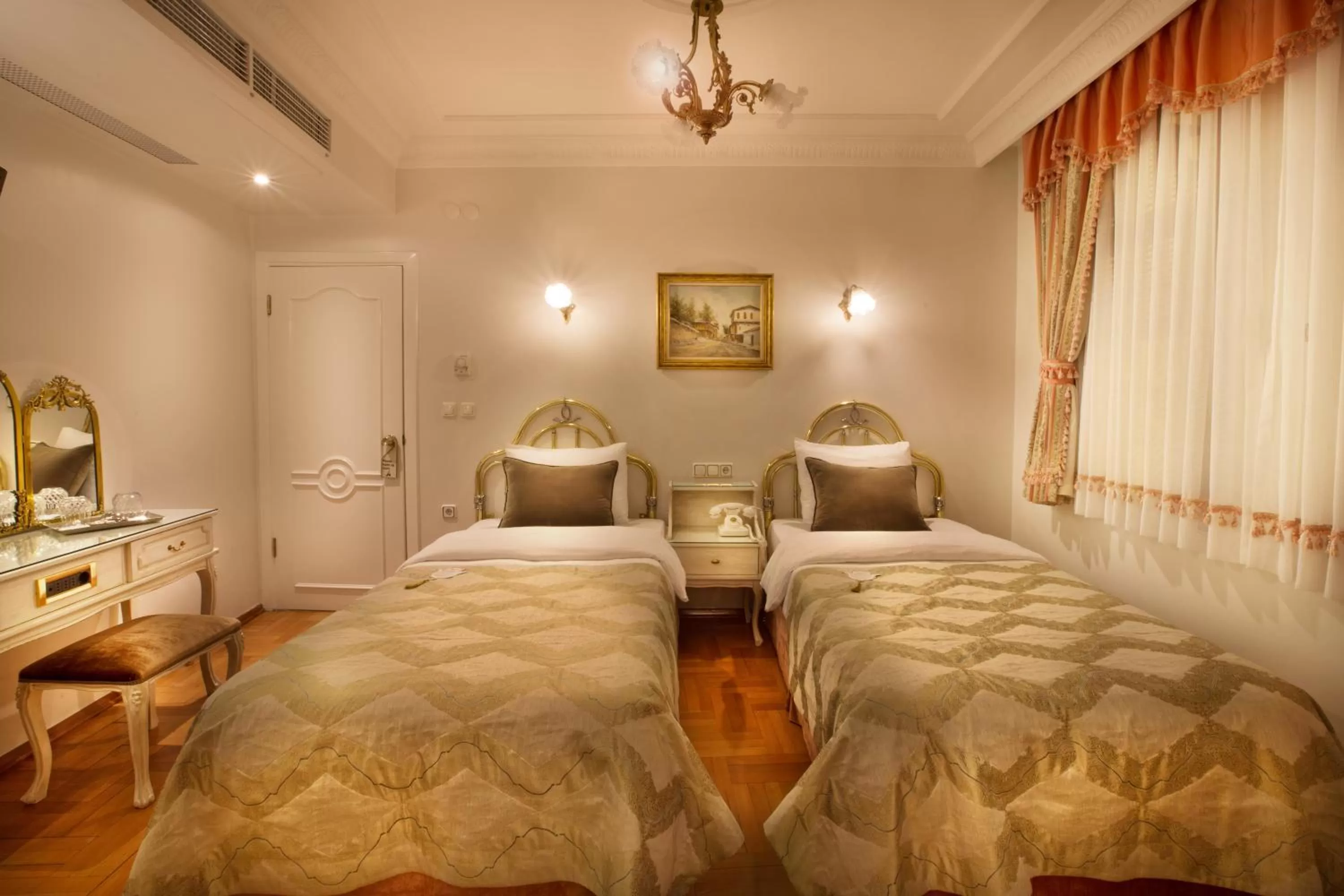 Decorative detail, Bed in Valide Sultan Konagi