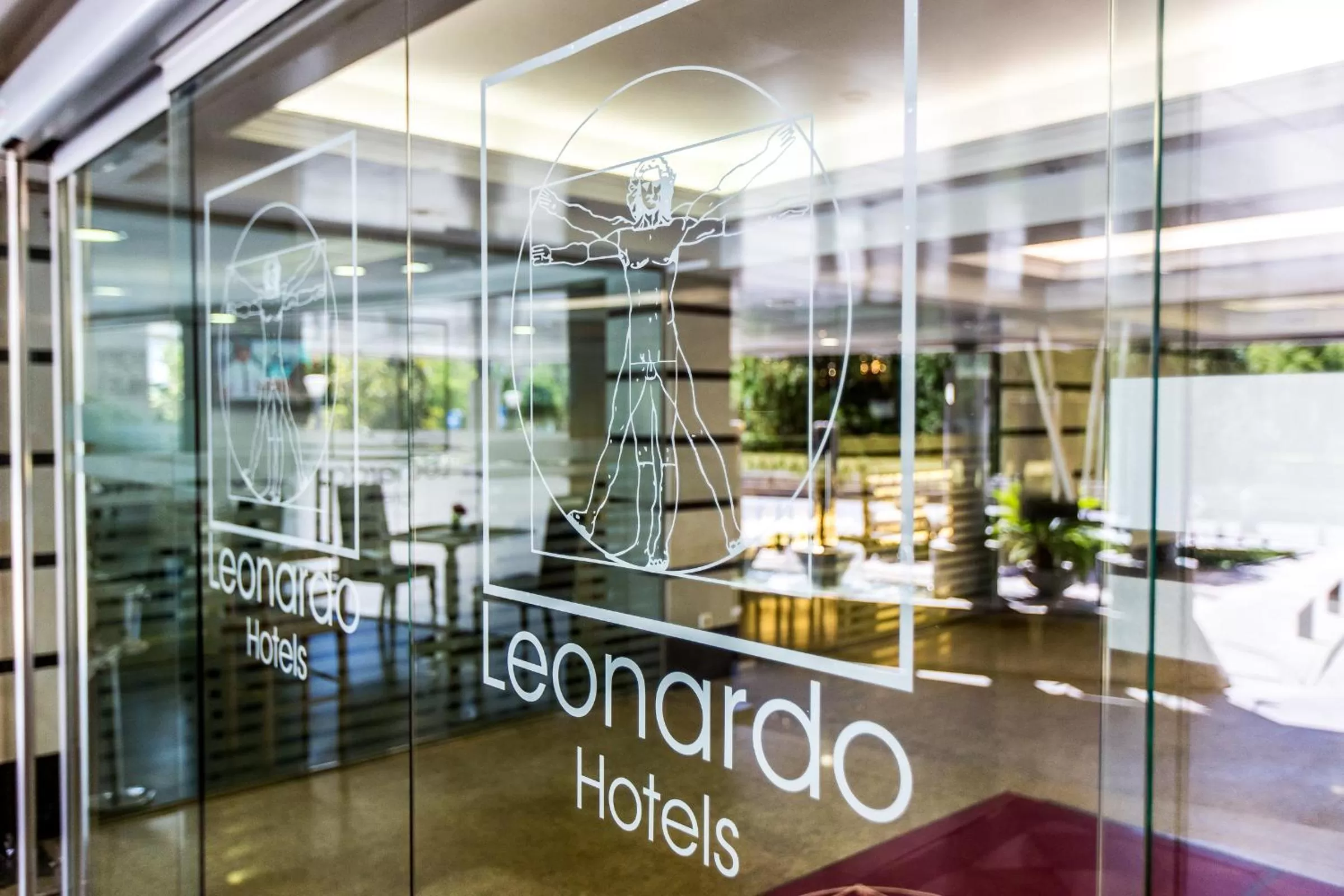 Lobby or reception in Leonardo Hotel Granada