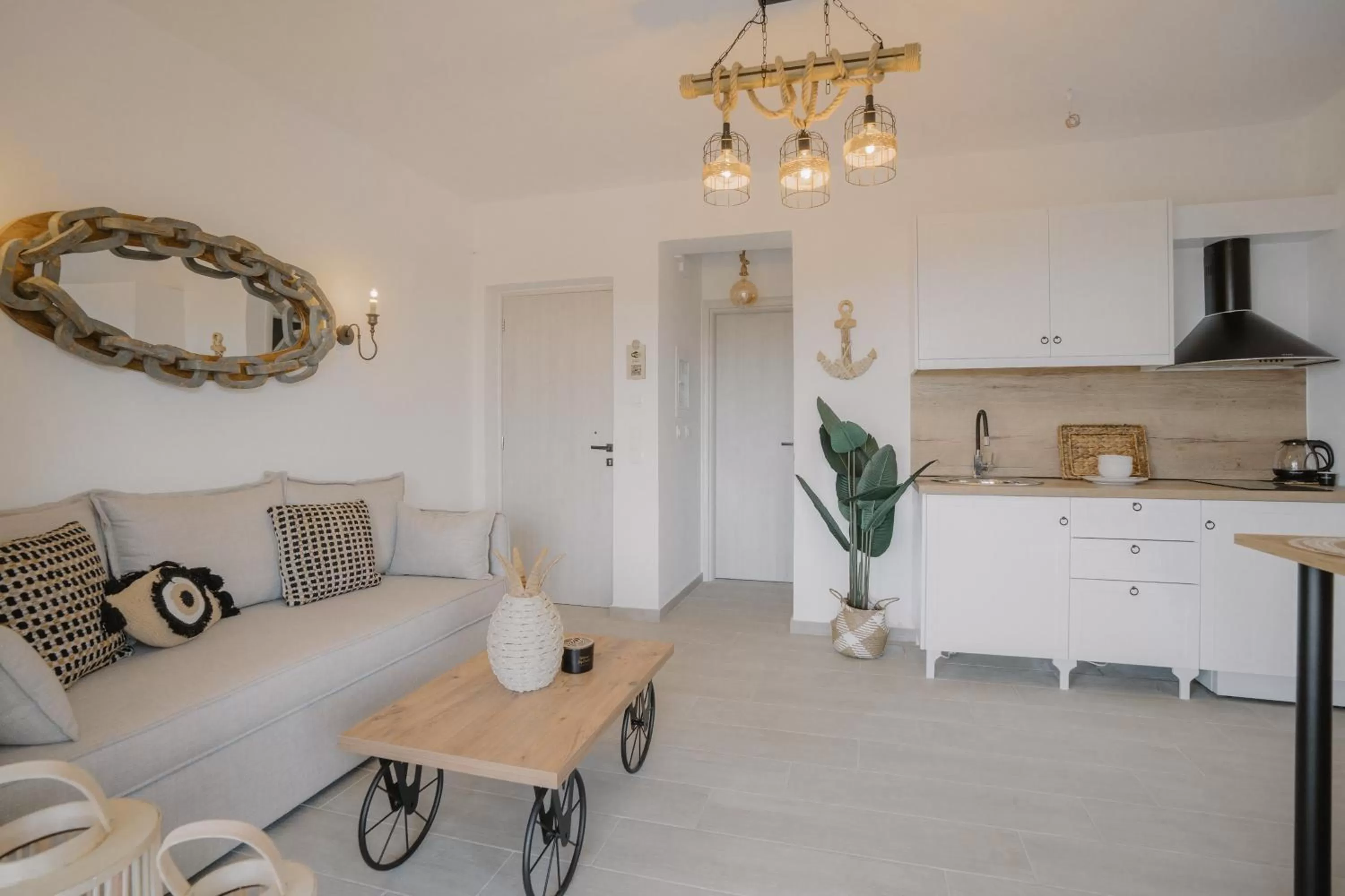 Kitchen or kitchenette in MIRAMAR KARYSTOS