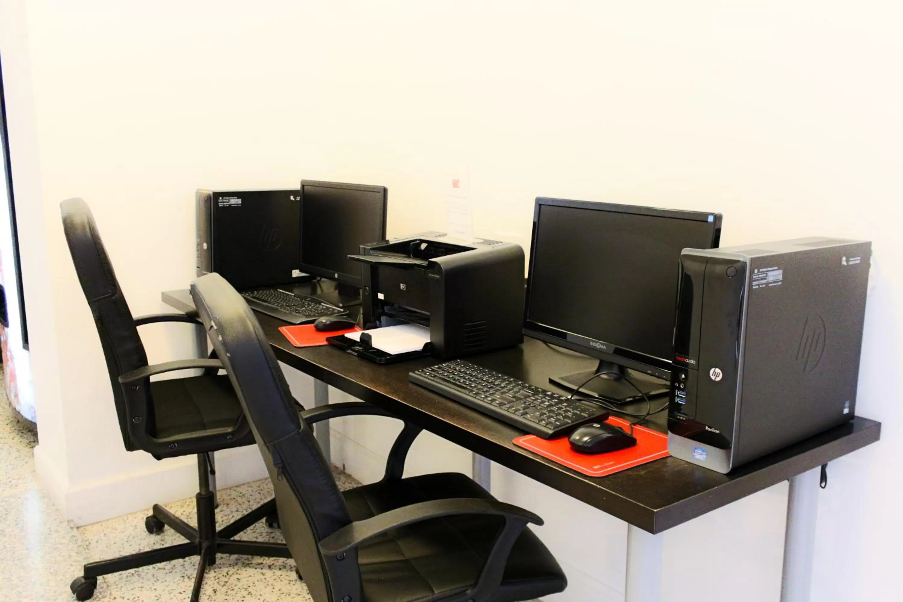 Business facilities in Collins Hotel