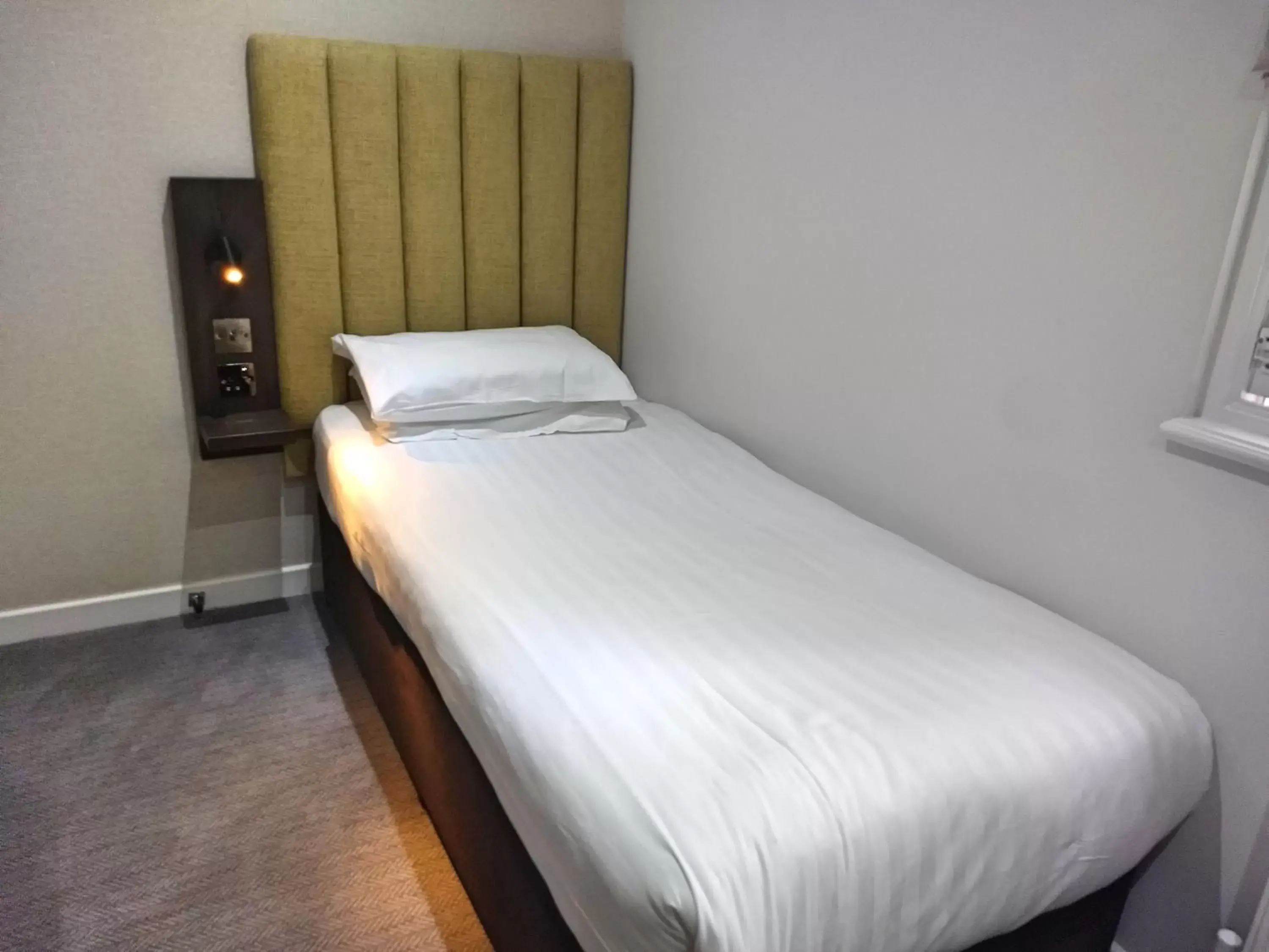 Single Room in Garden Court Hotel Single Room in Garden Court Hotel