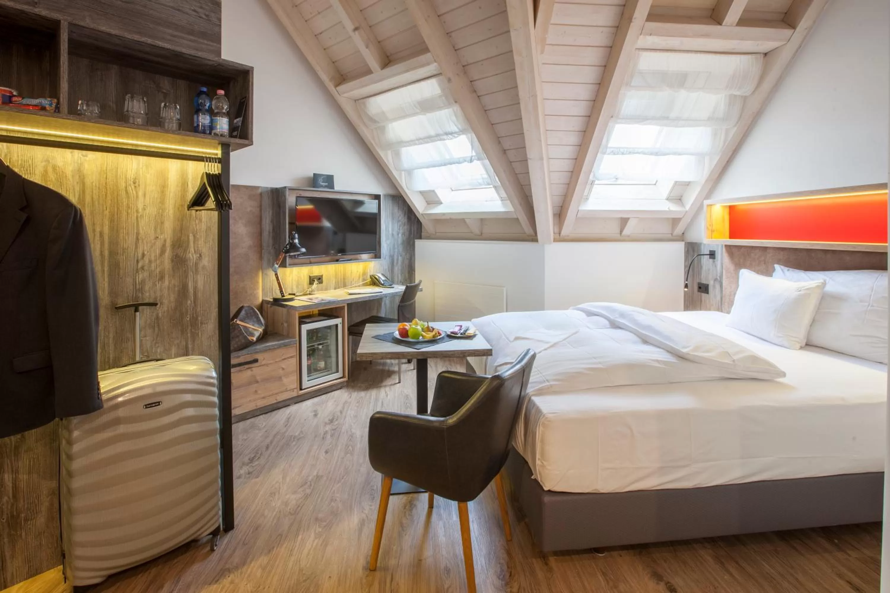 Photo of the whole room, Bed in Boutiquehotel Thessoni Classic & Self service Residence Home Zürich