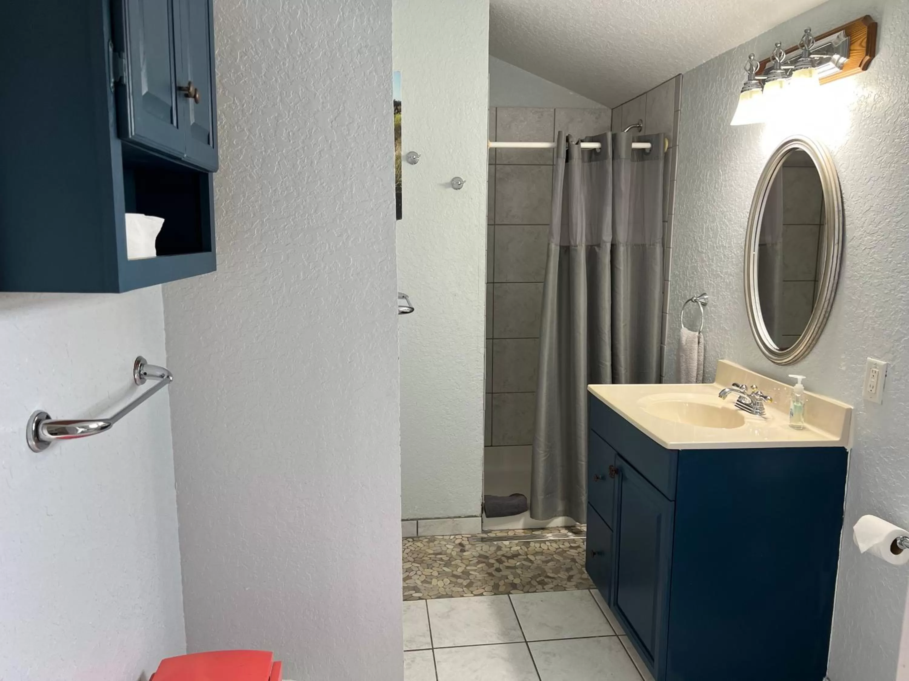 Bathroom in Nature Coast Inn & Cottages