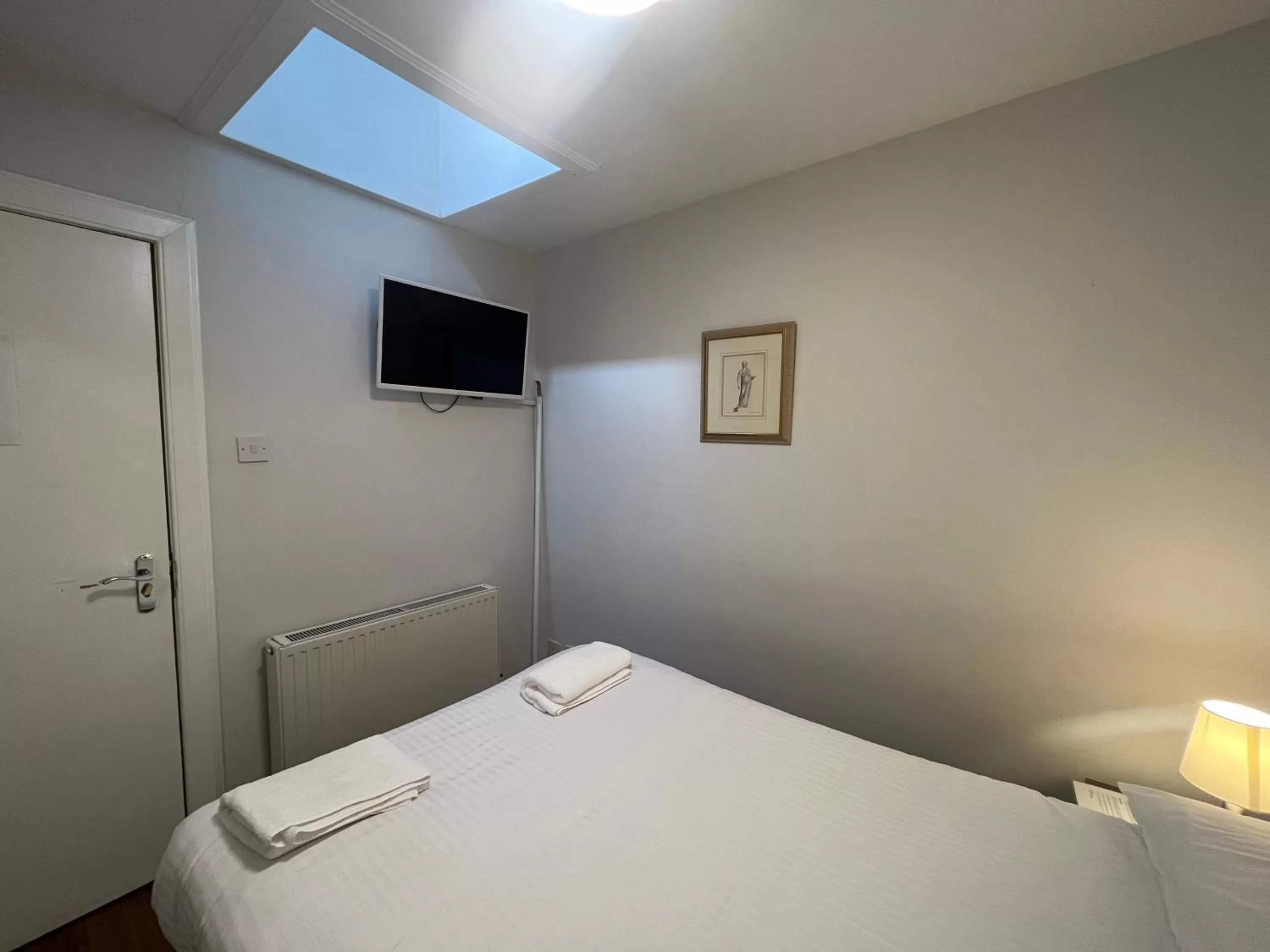 Bedroom, Bed in Park View Rooms