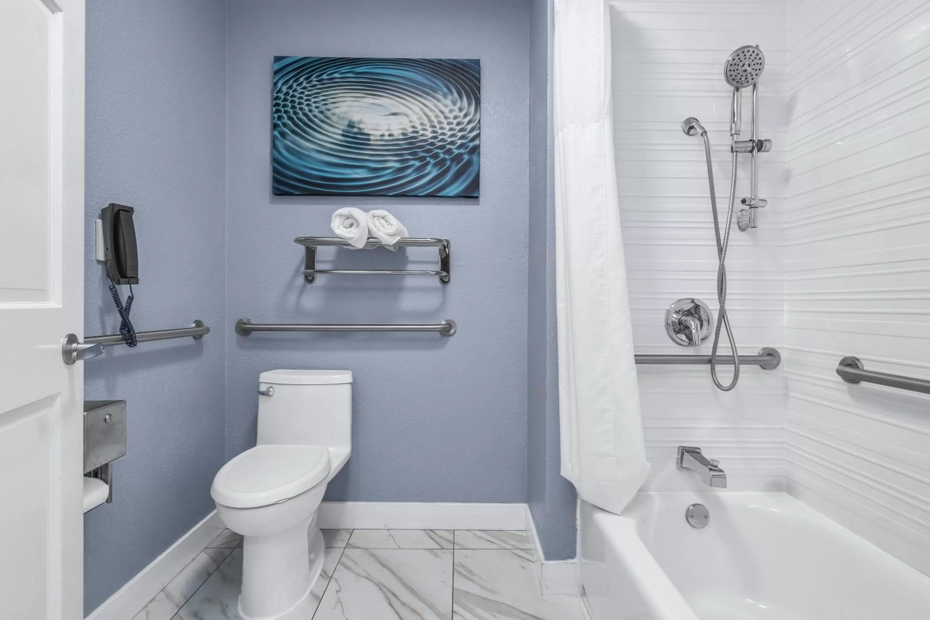 Bathroom in Inn at Rockaway San Francisco Pacifica