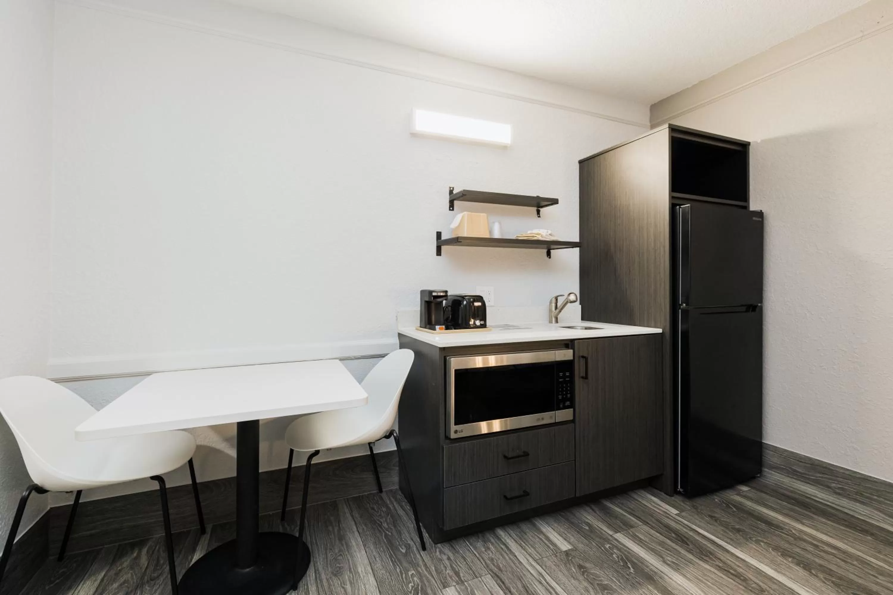 Coffee/tea facilities in Studio 6 Baytown, Tx - Garth Road