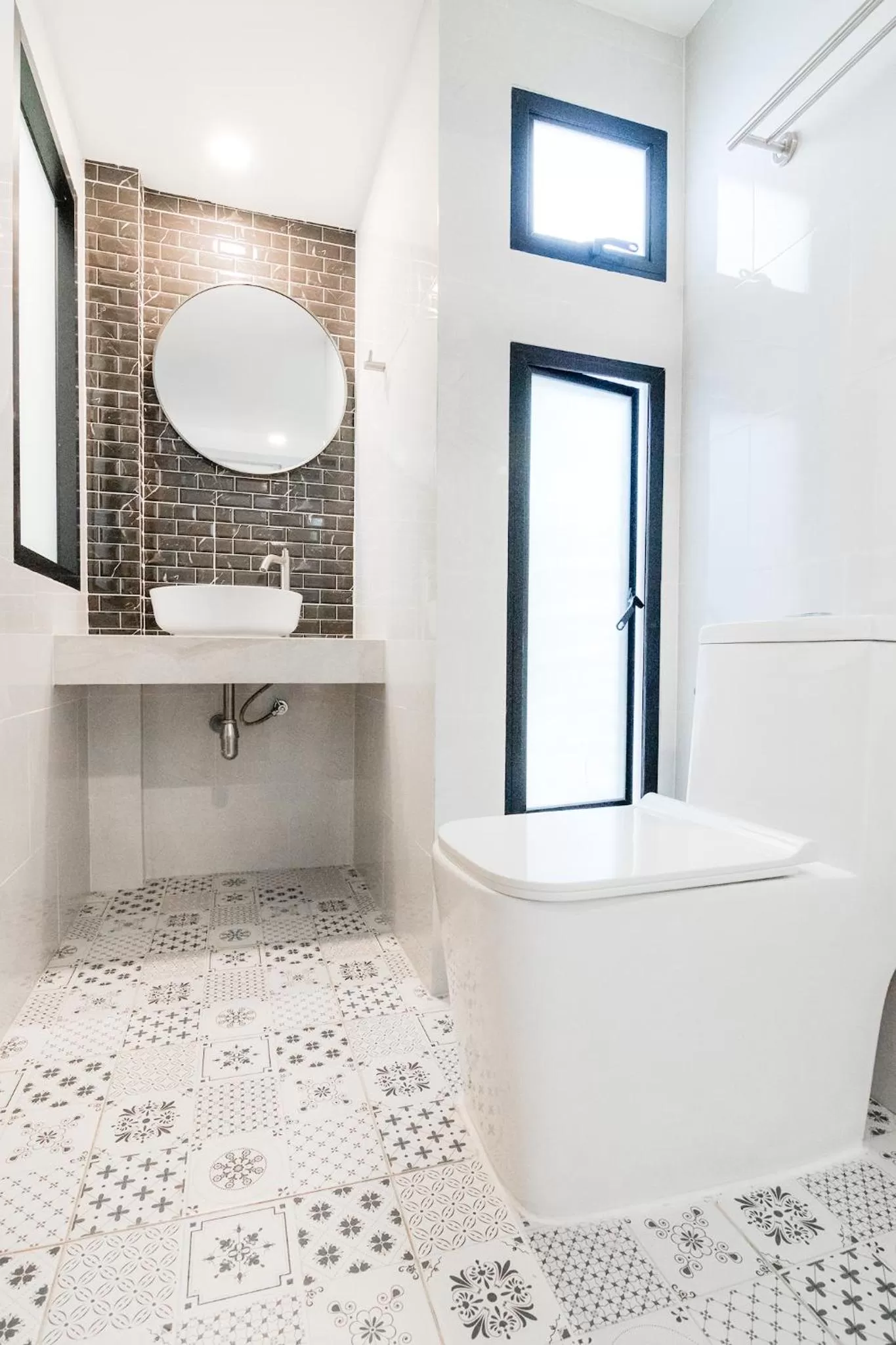 Toilet in นายก่ายหมอน Nine-Kai-Mon