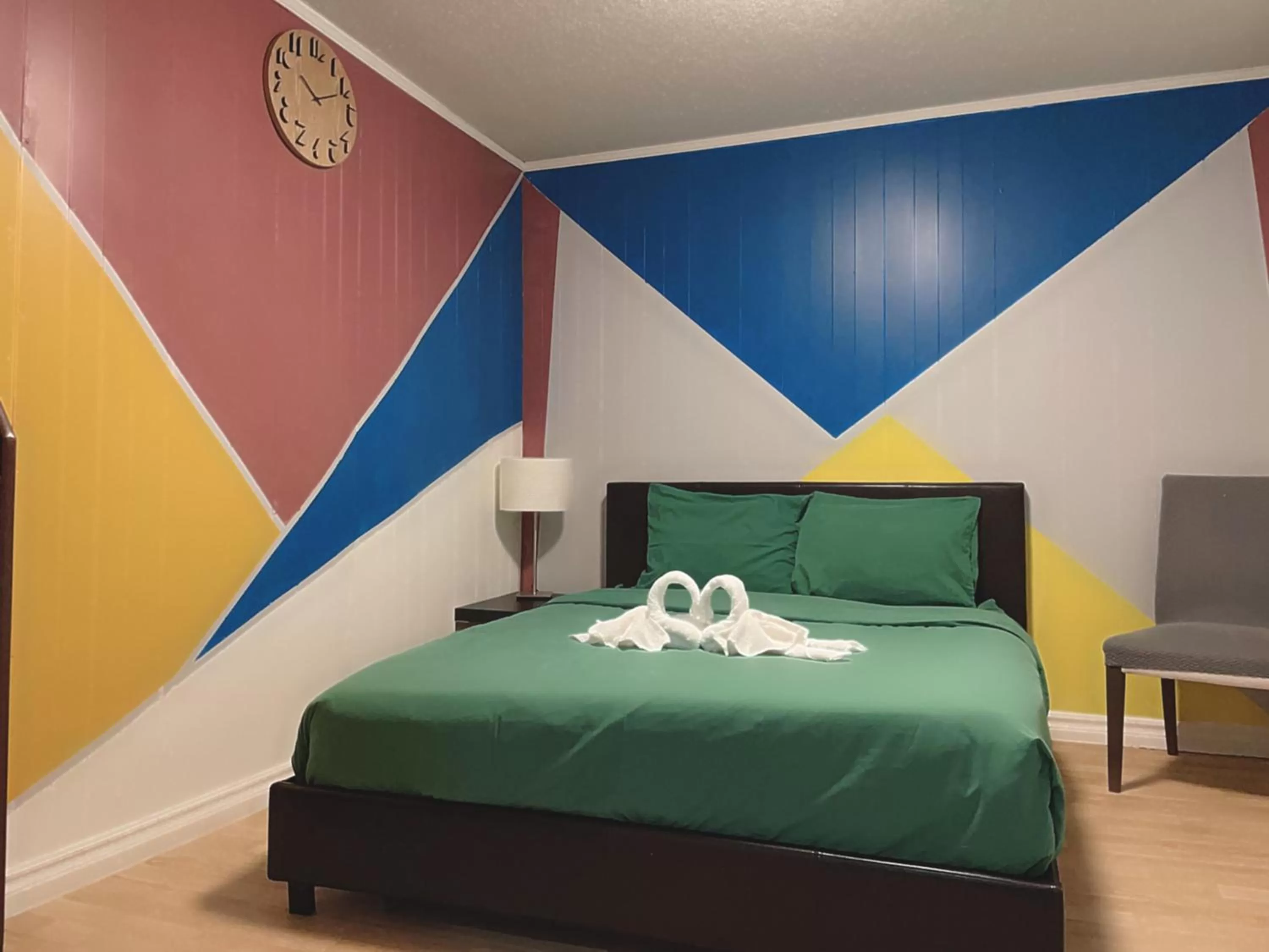 Bed in Stop 21 Motel