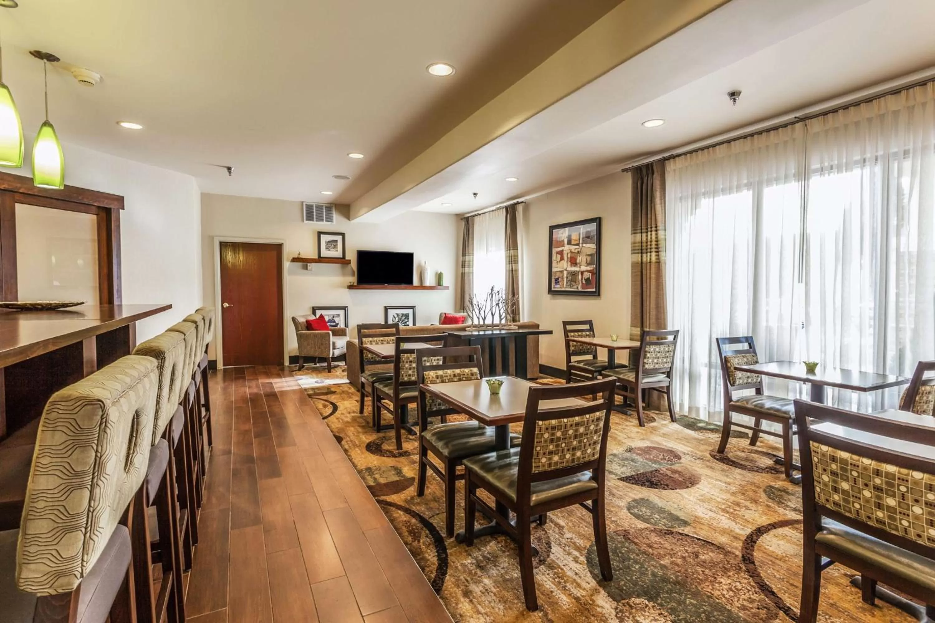 Restaurant/places to eat in Hampton Inn Colorado Springs-Airport