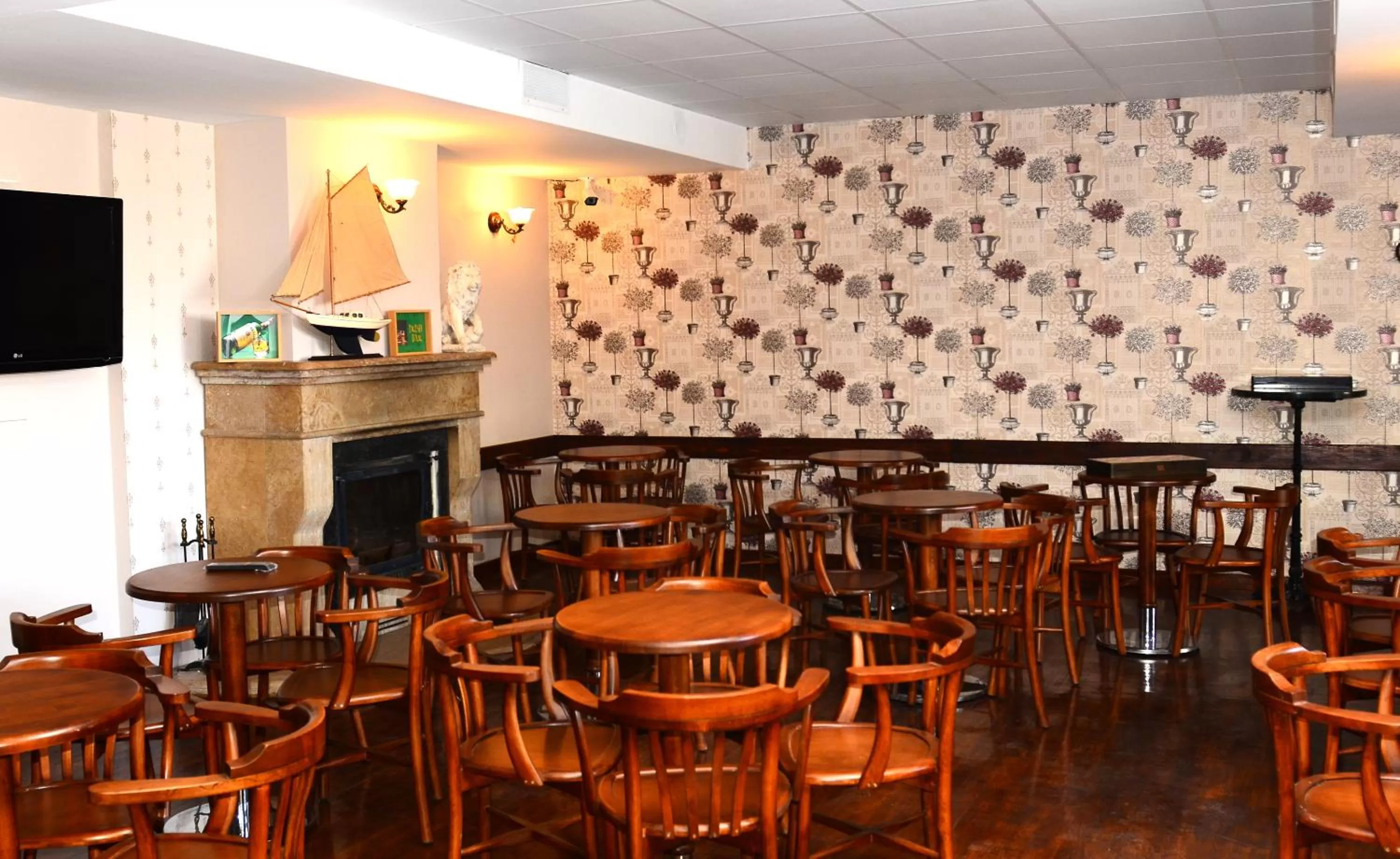 Lounge or bar in Hotel By Karaaslan Inn