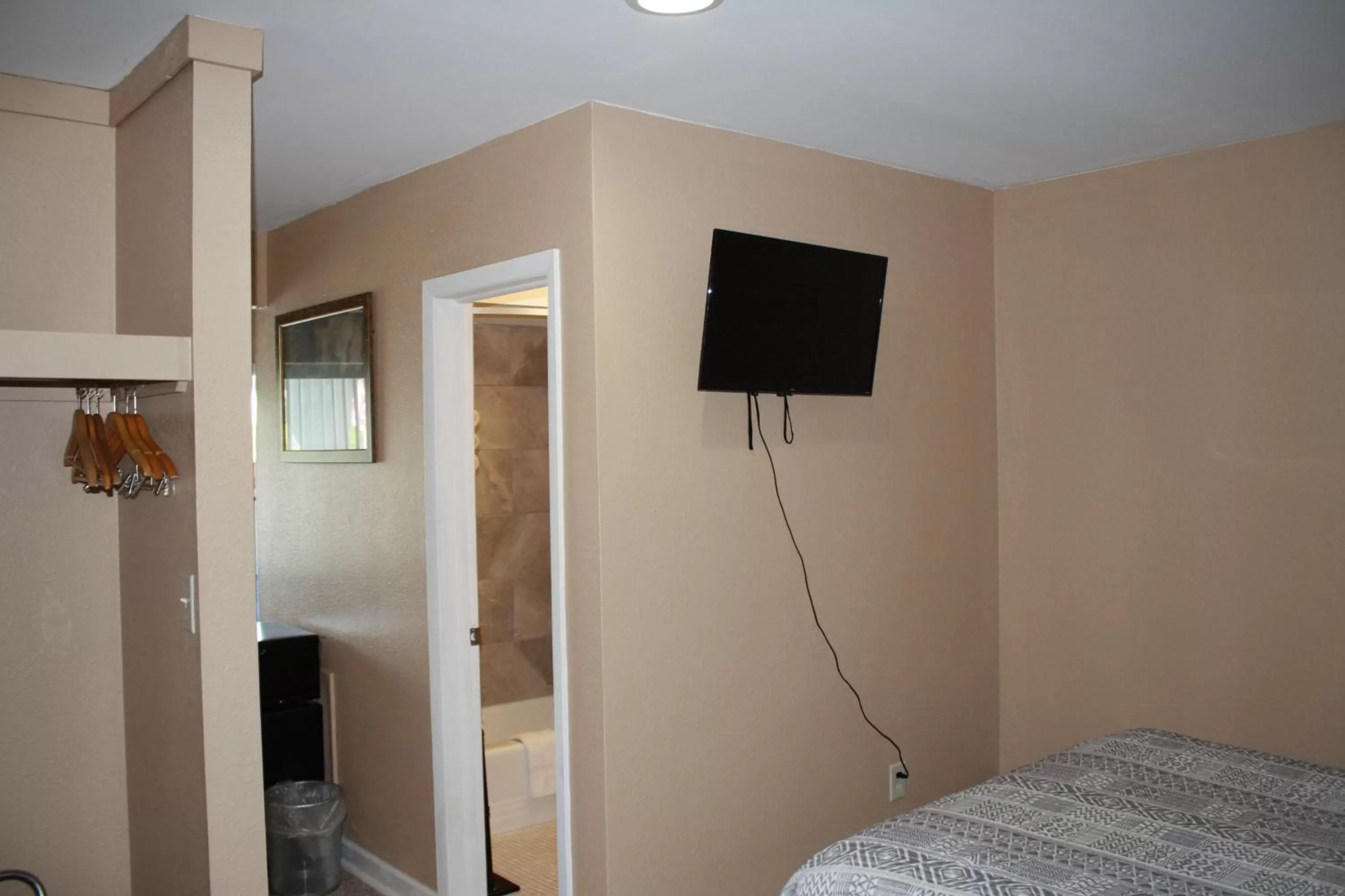 TV/Entertainment Center in Rockbridge Inn