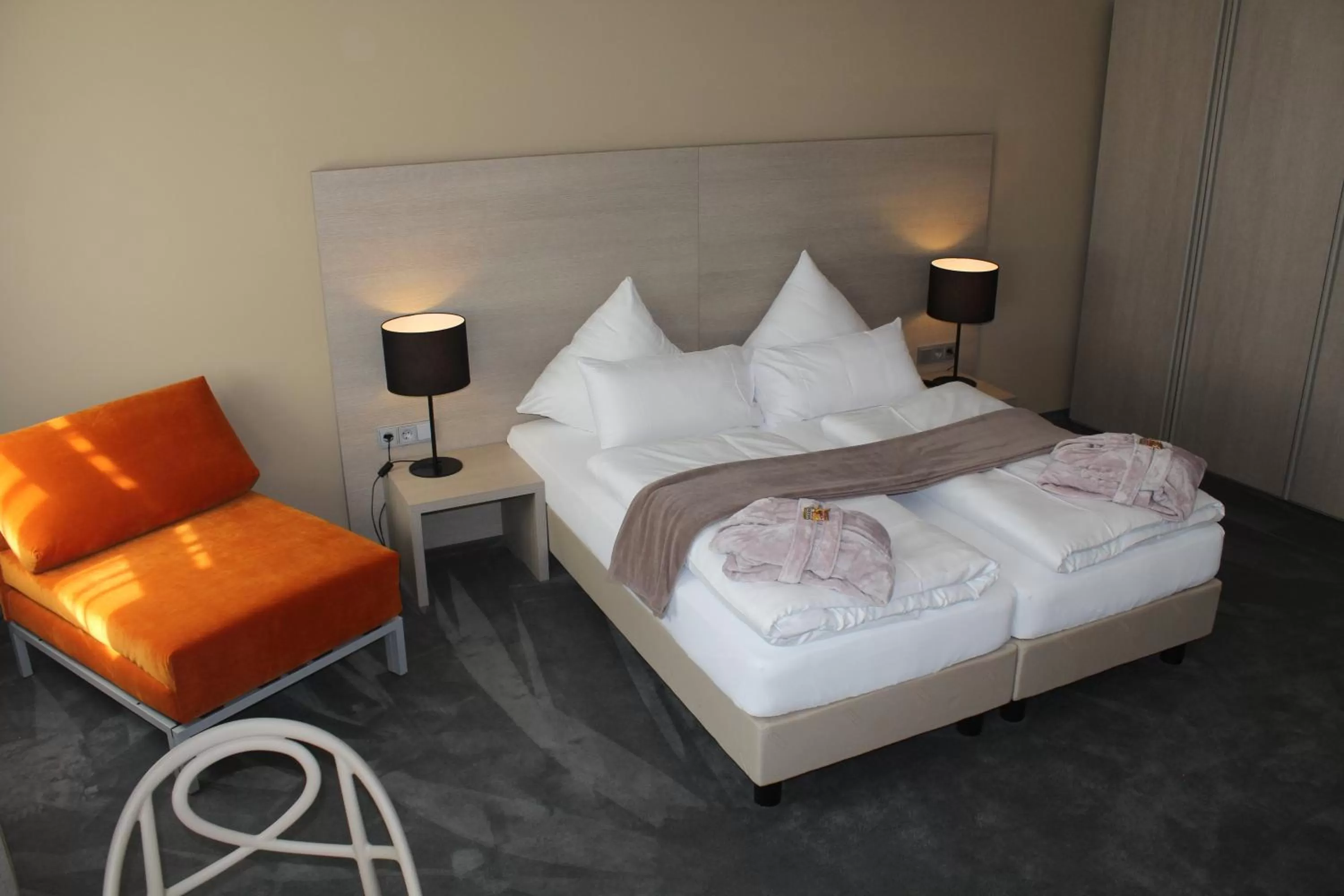 Photo of the whole room, Bed in Garni Hotel Schmaus