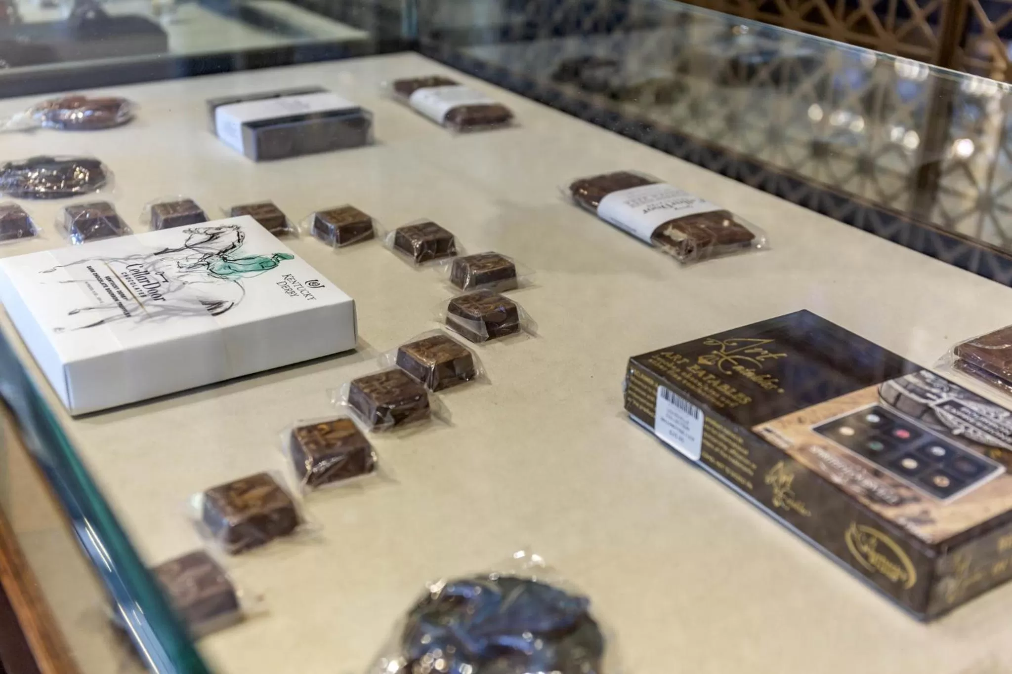 Shopping Area in Omni Louisville Hotel