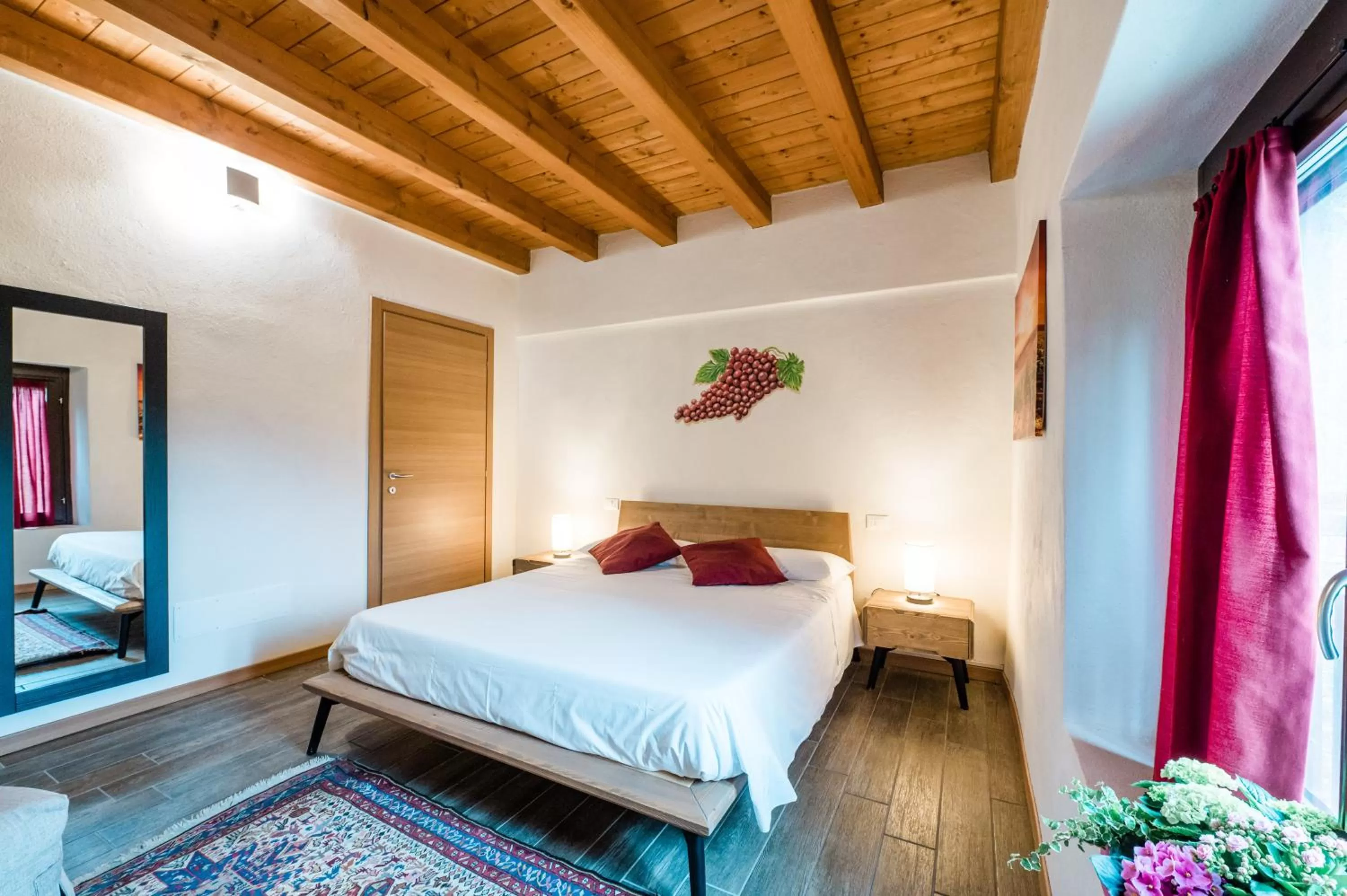 Photo of the whole room, Bed in SMART San Martino