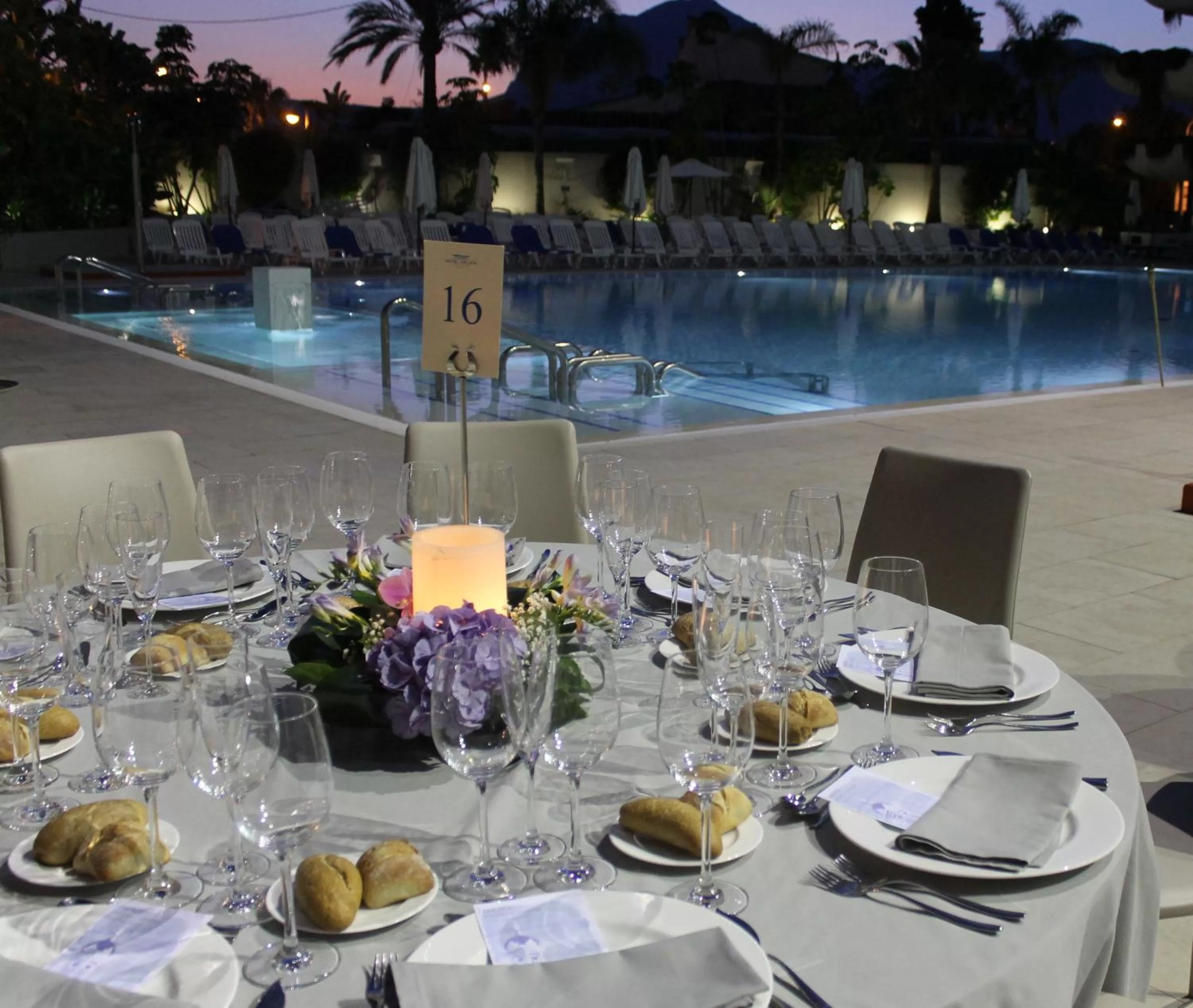 Business facilities in Hotel Deloix 4* Sup