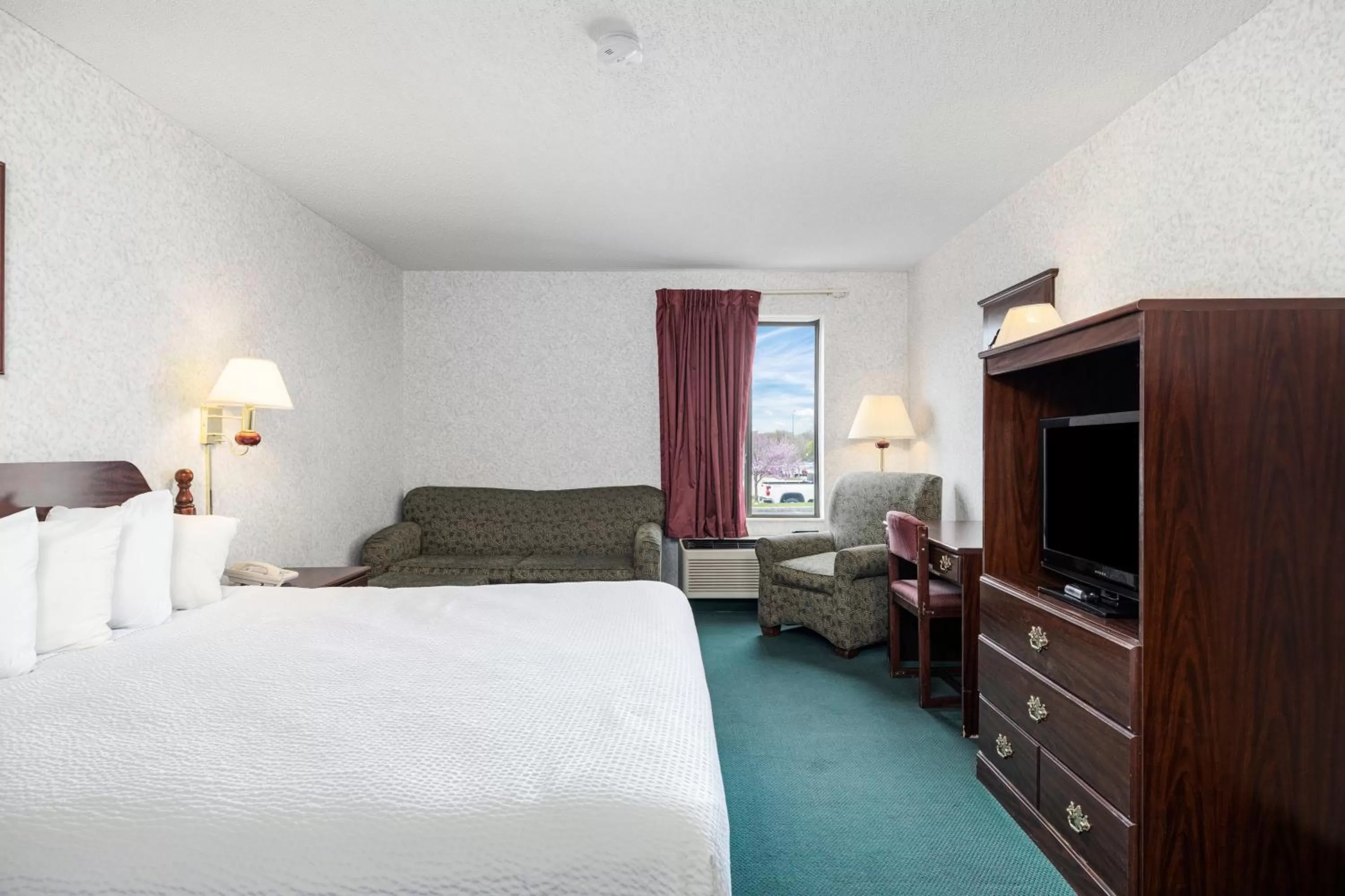 Bed in Days Inn by Wyndham Battlefield Rd/Hwy 65