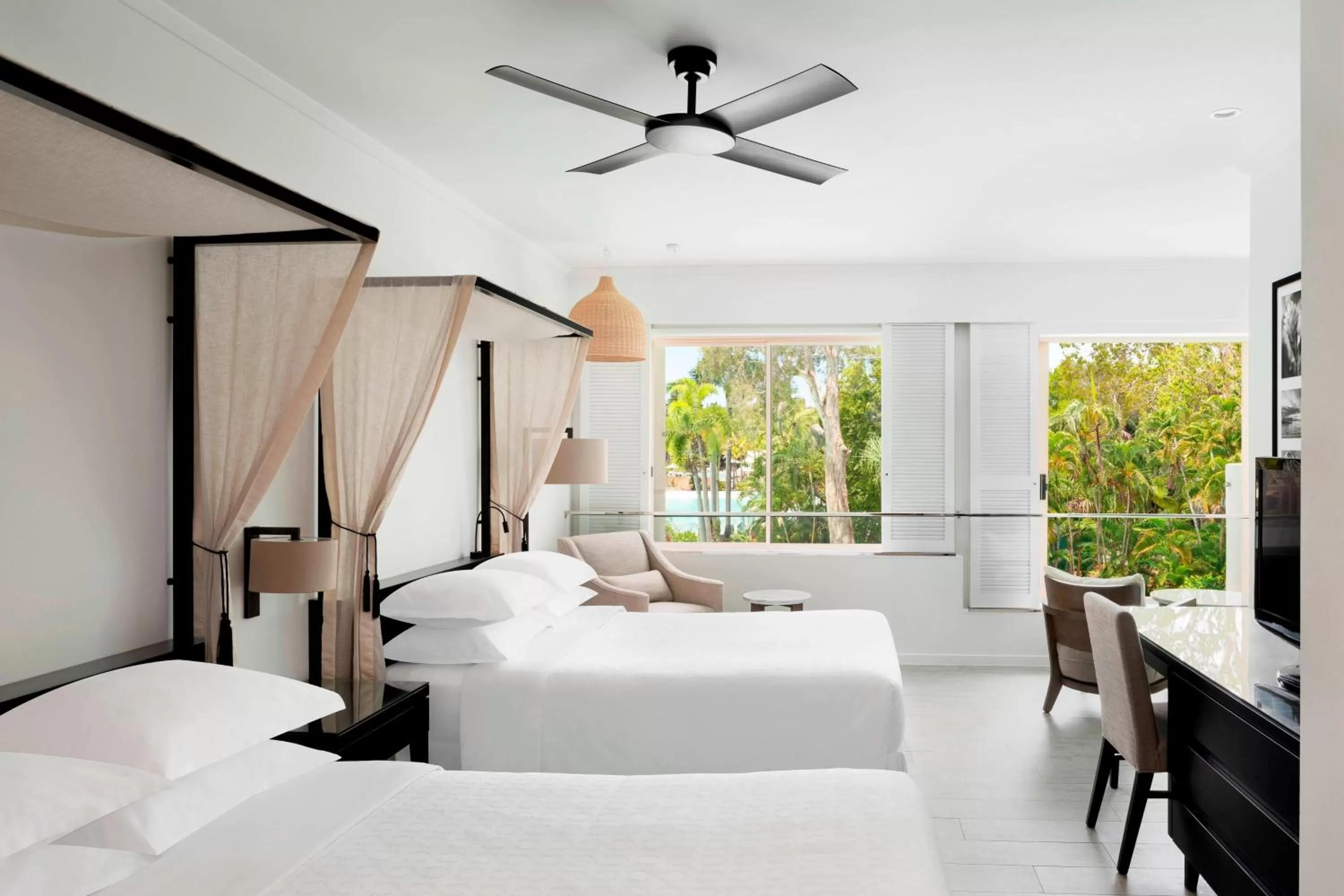 Photo of the whole room, Bed in Sheraton Grand Mirage Resort, Port Douglas