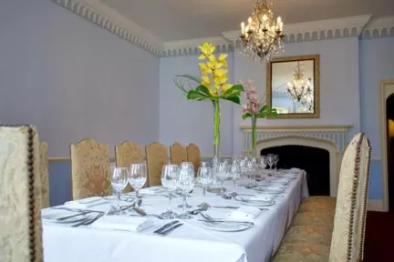 Restaurant/places to eat in Donnington Grove Hotel & Golf Club