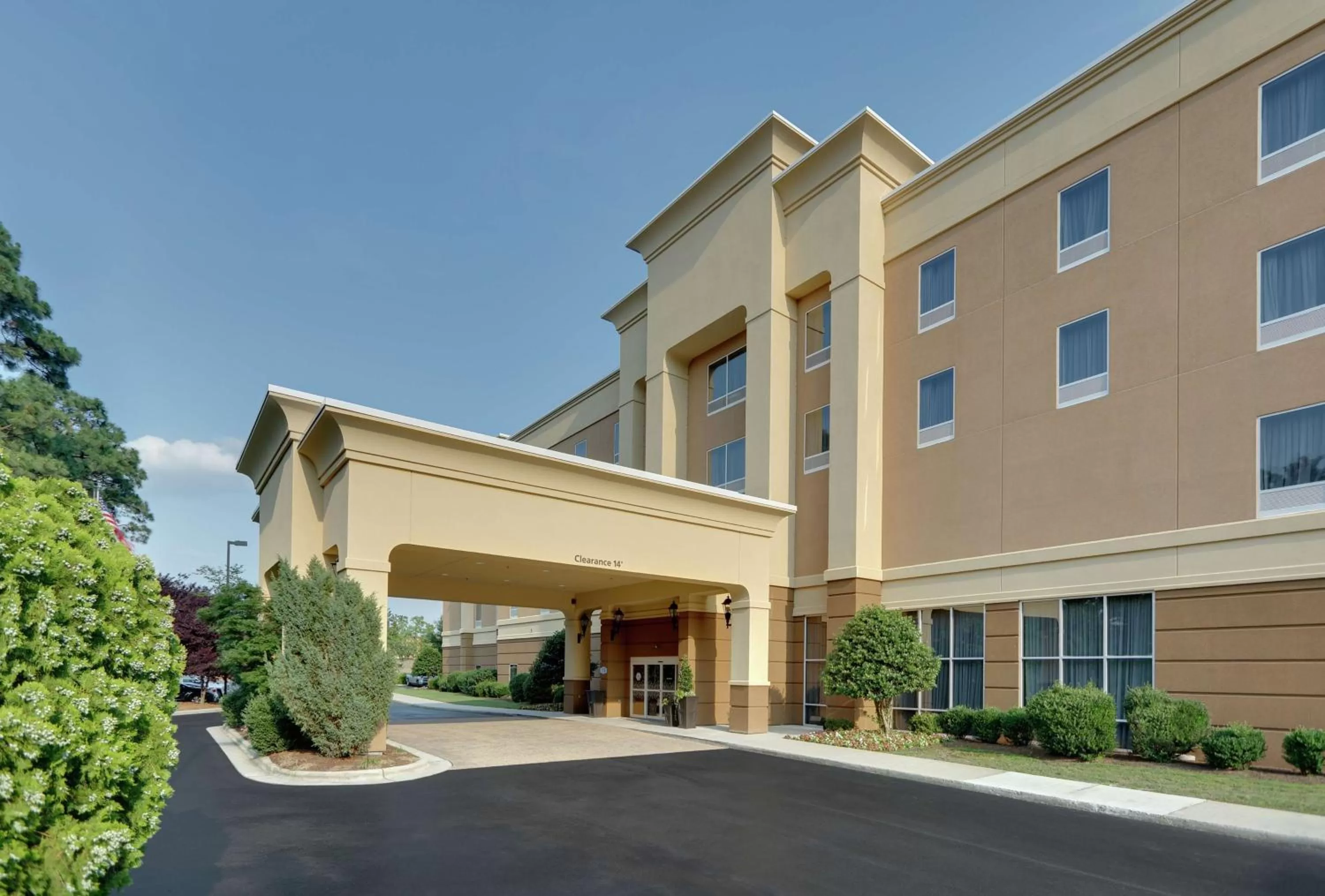 Property building in Hampton Inn & Suites Southern Pines-Pinehurst