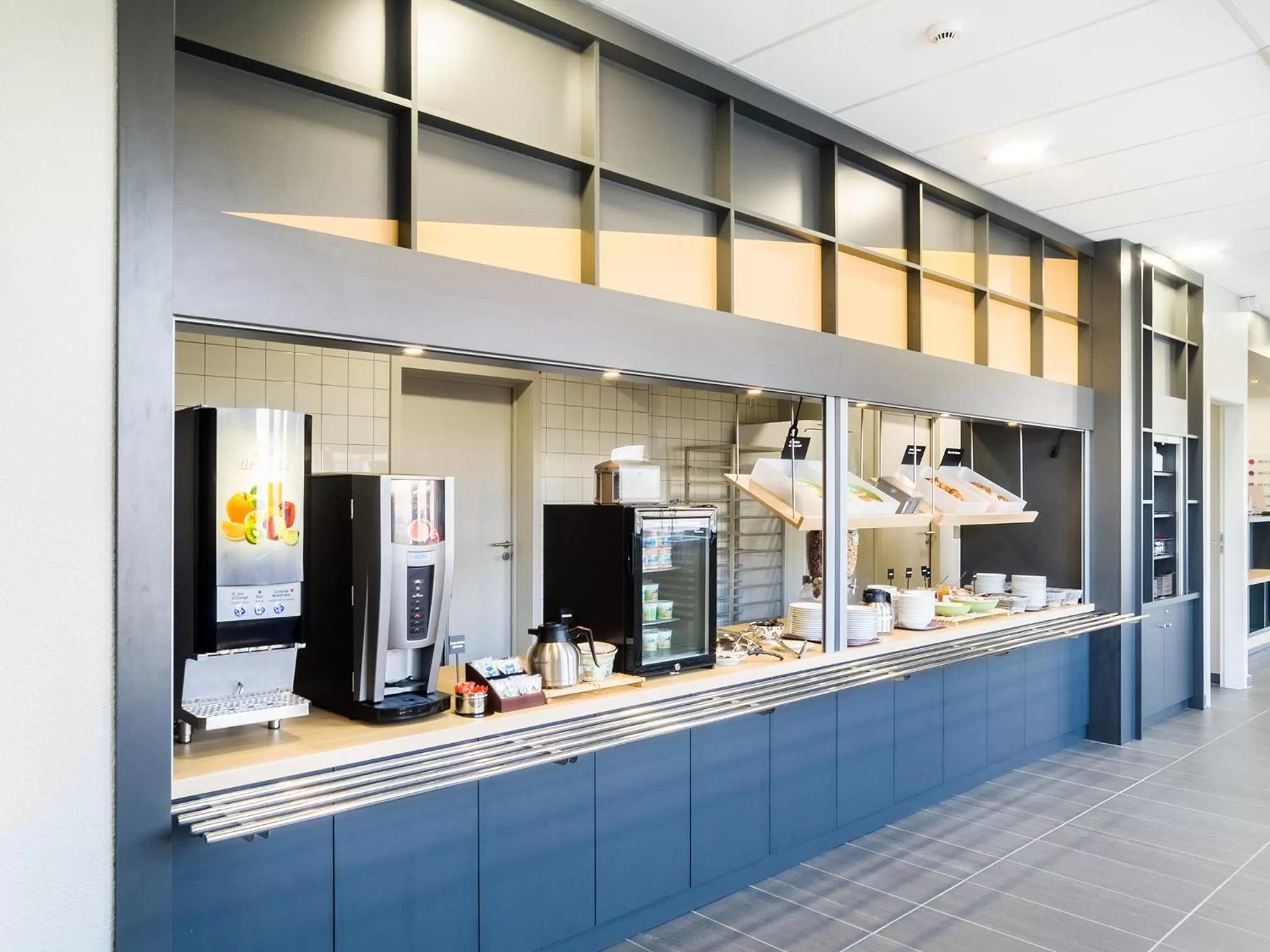 Restaurant/places to eat in B&B HOTEL Colmar Expo