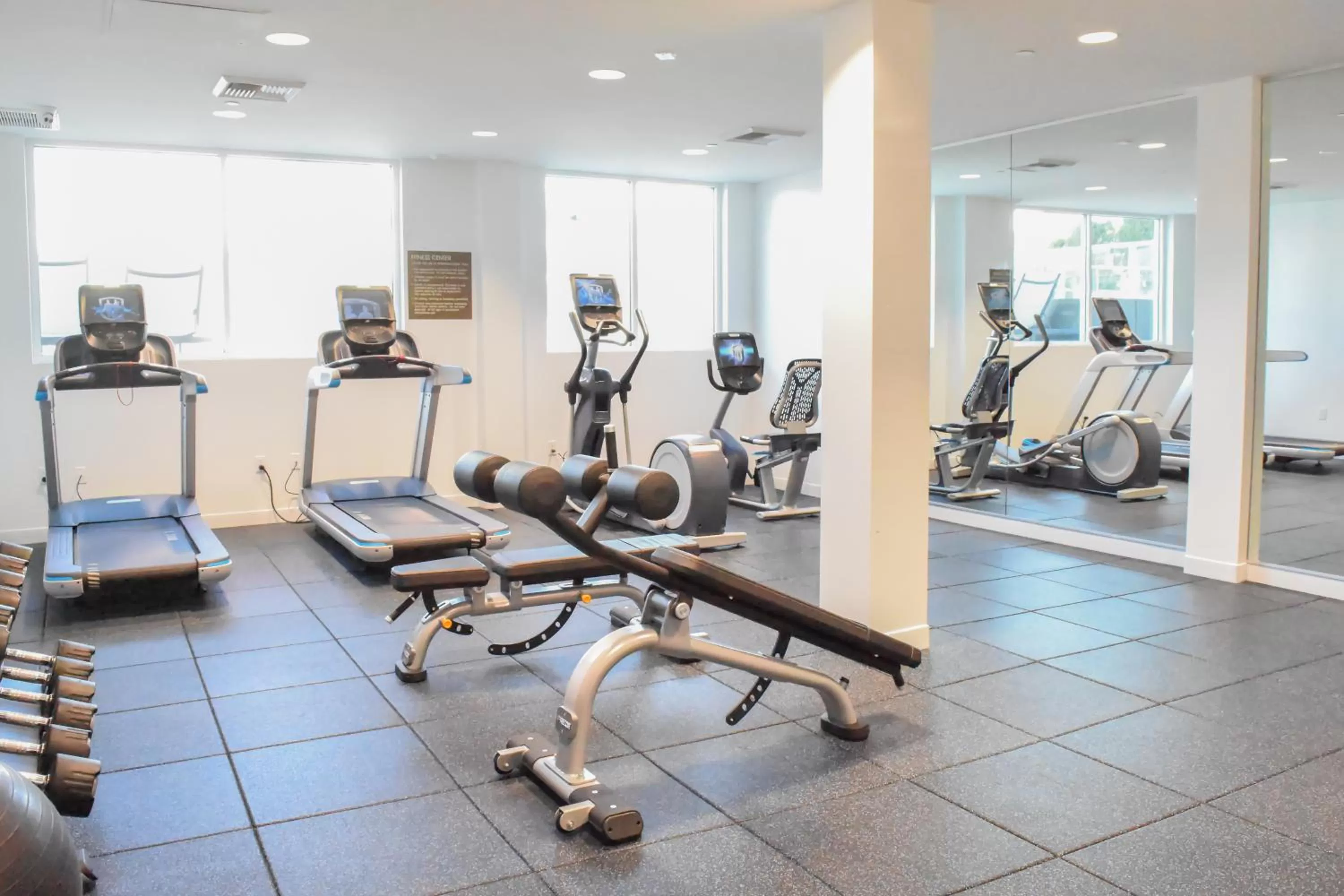 Fitness centre/facilities in Wyndham Anaheim
