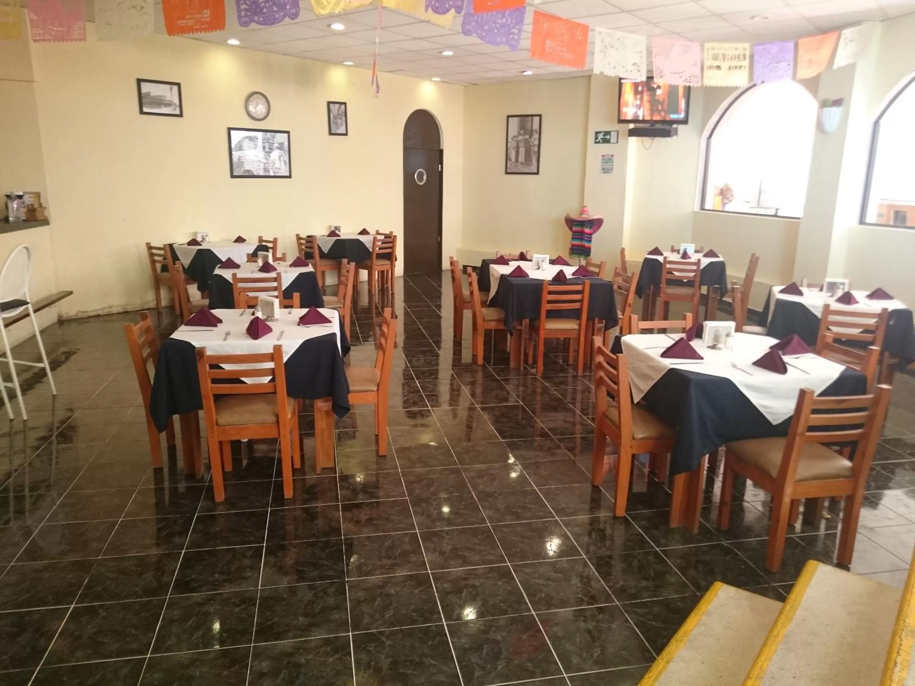 Restaurant/places to eat in Hacienda de Castilla