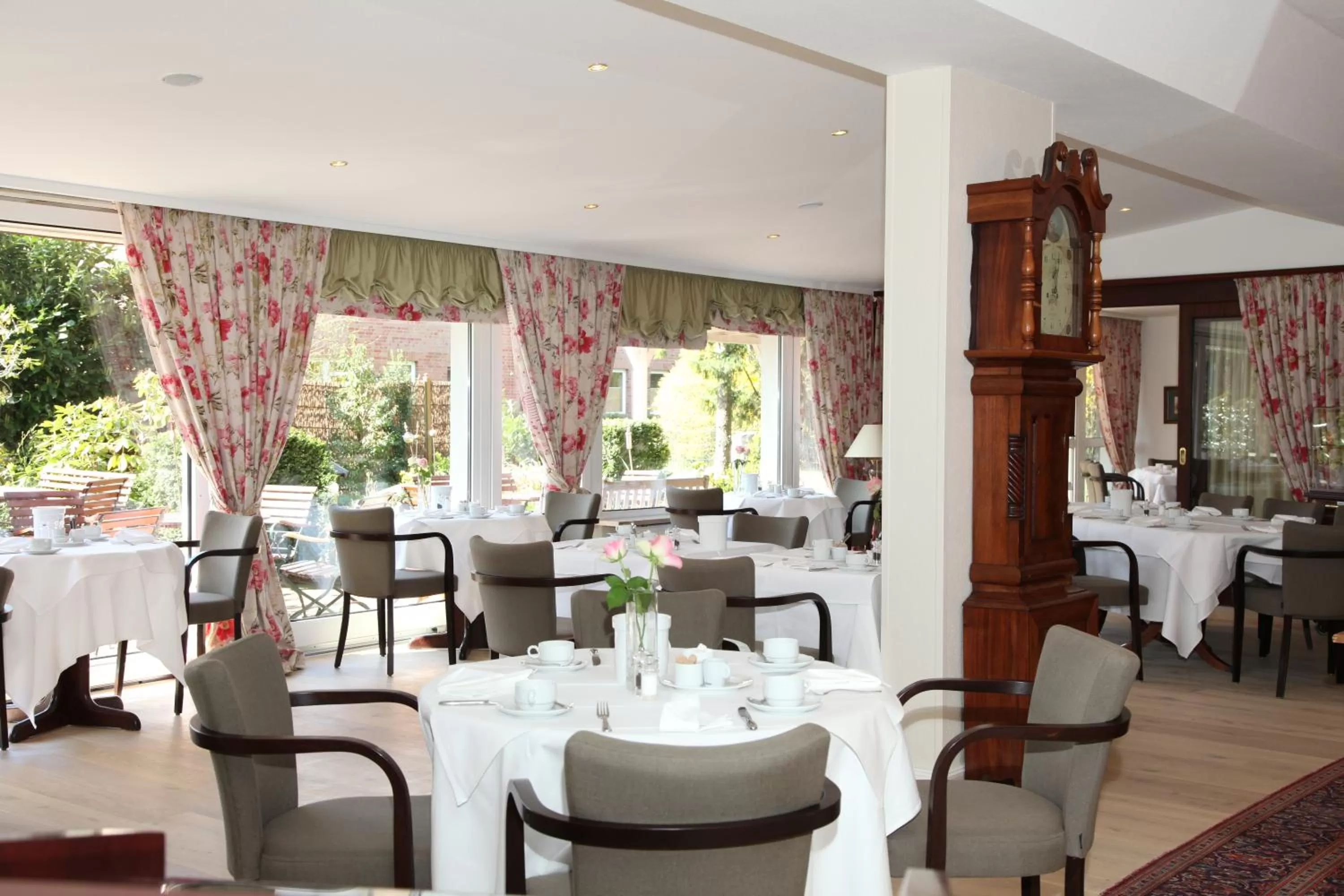 Restaurant/places to eat in Hotel Wilhelm Busch