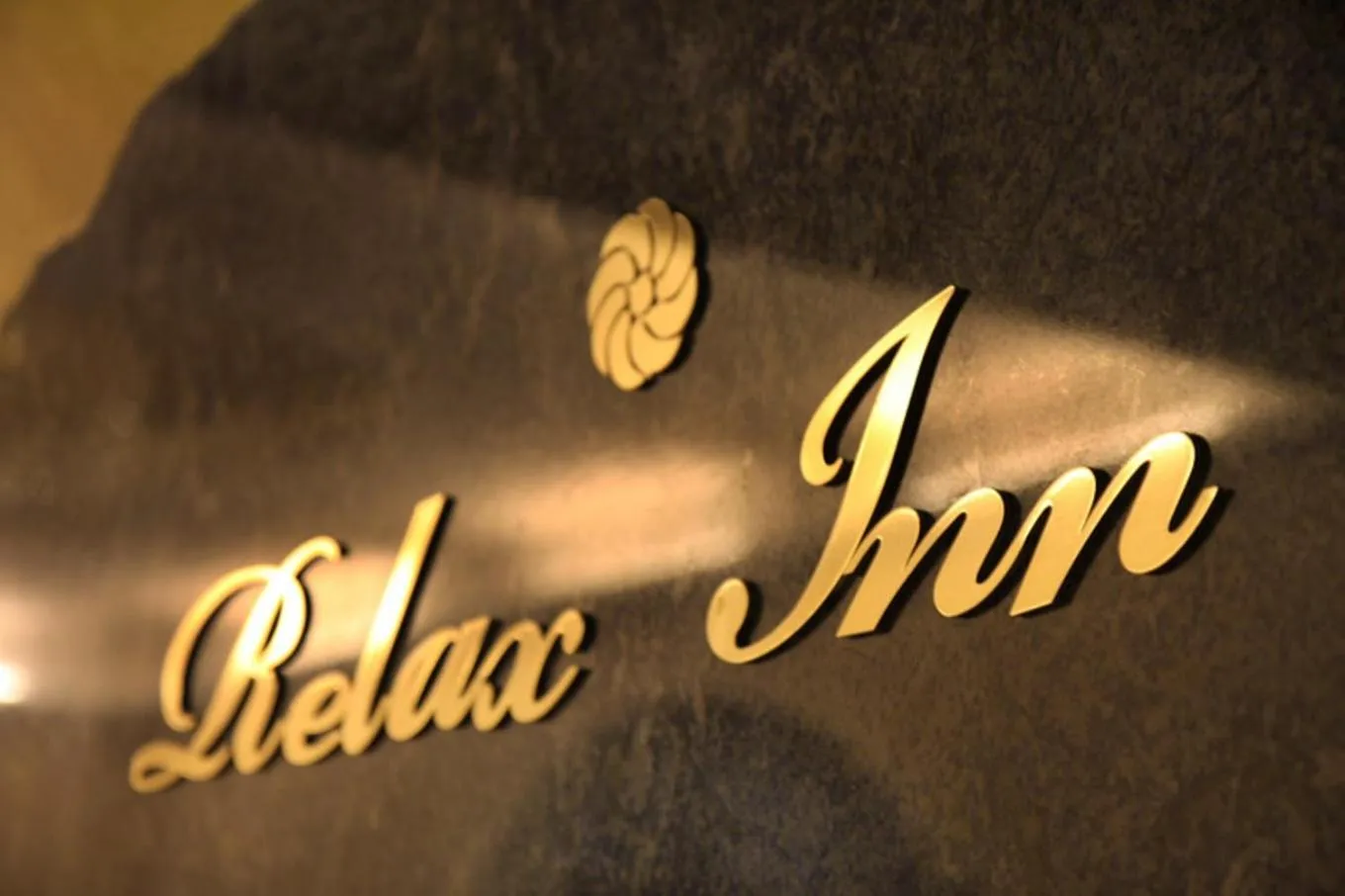 Logo/Certificate/Sign in Relax Inn
