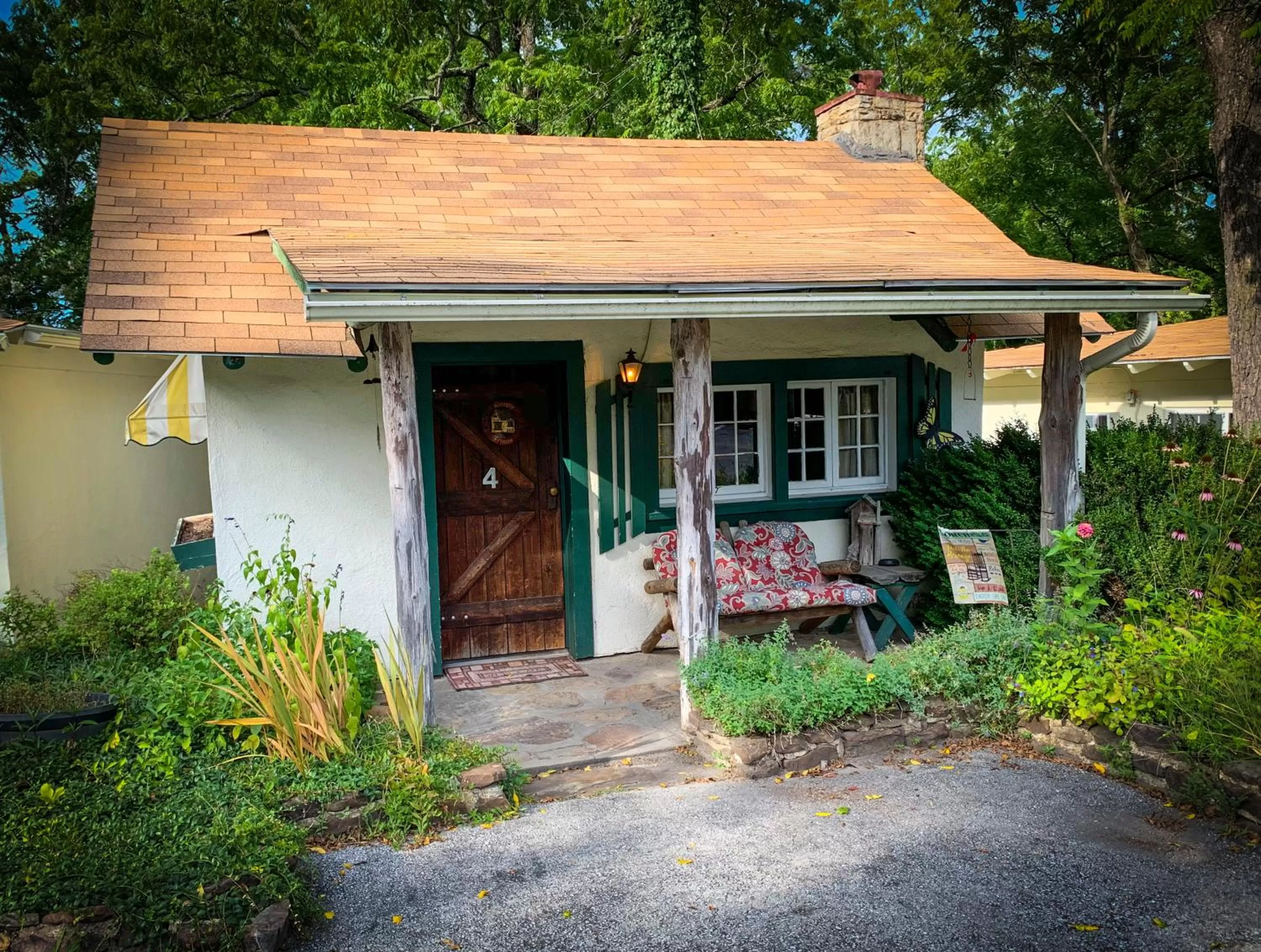 Sherwood Court Cottages