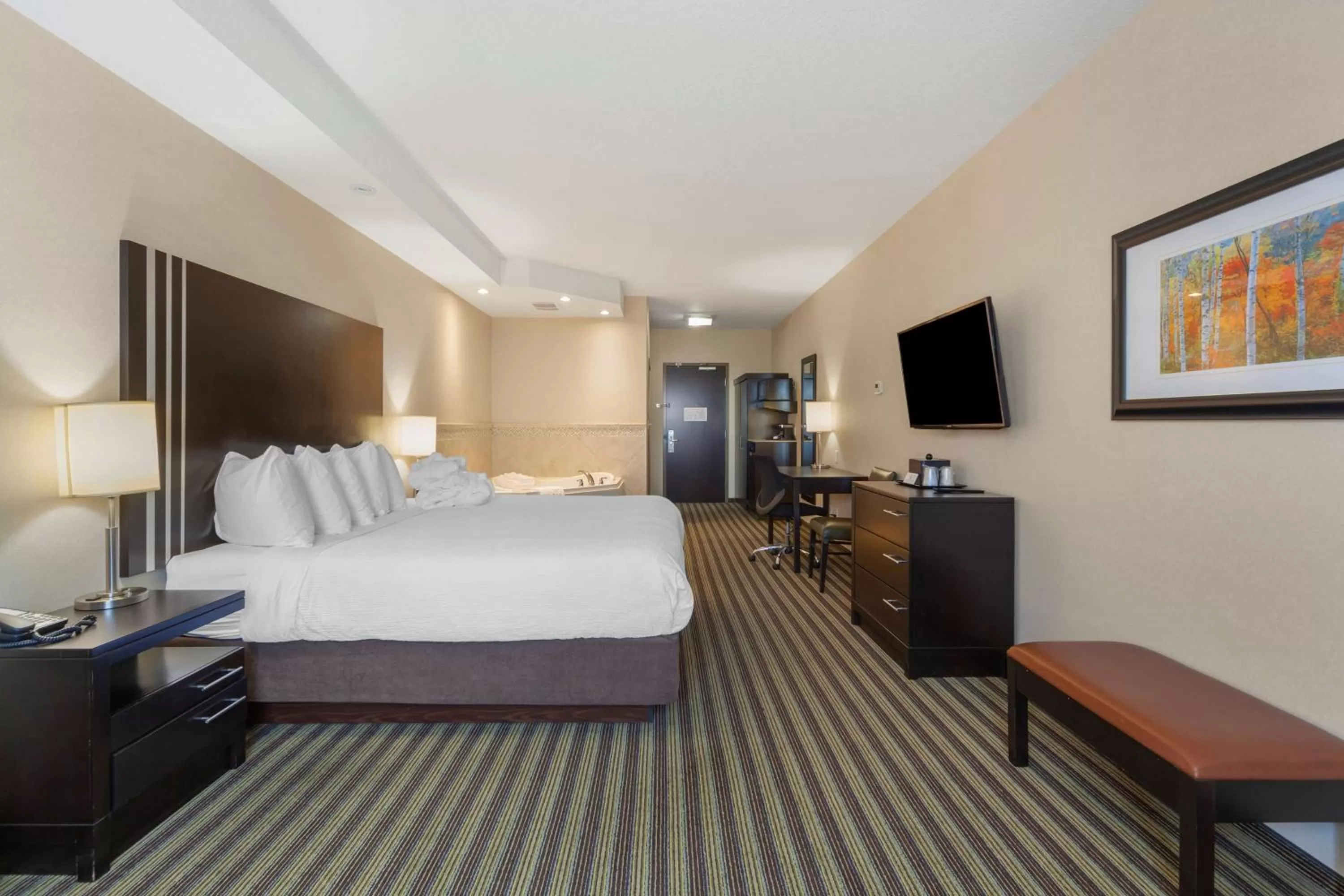 Bedroom, Bed in Best Western Plus Sherwood Park Inn & Suites