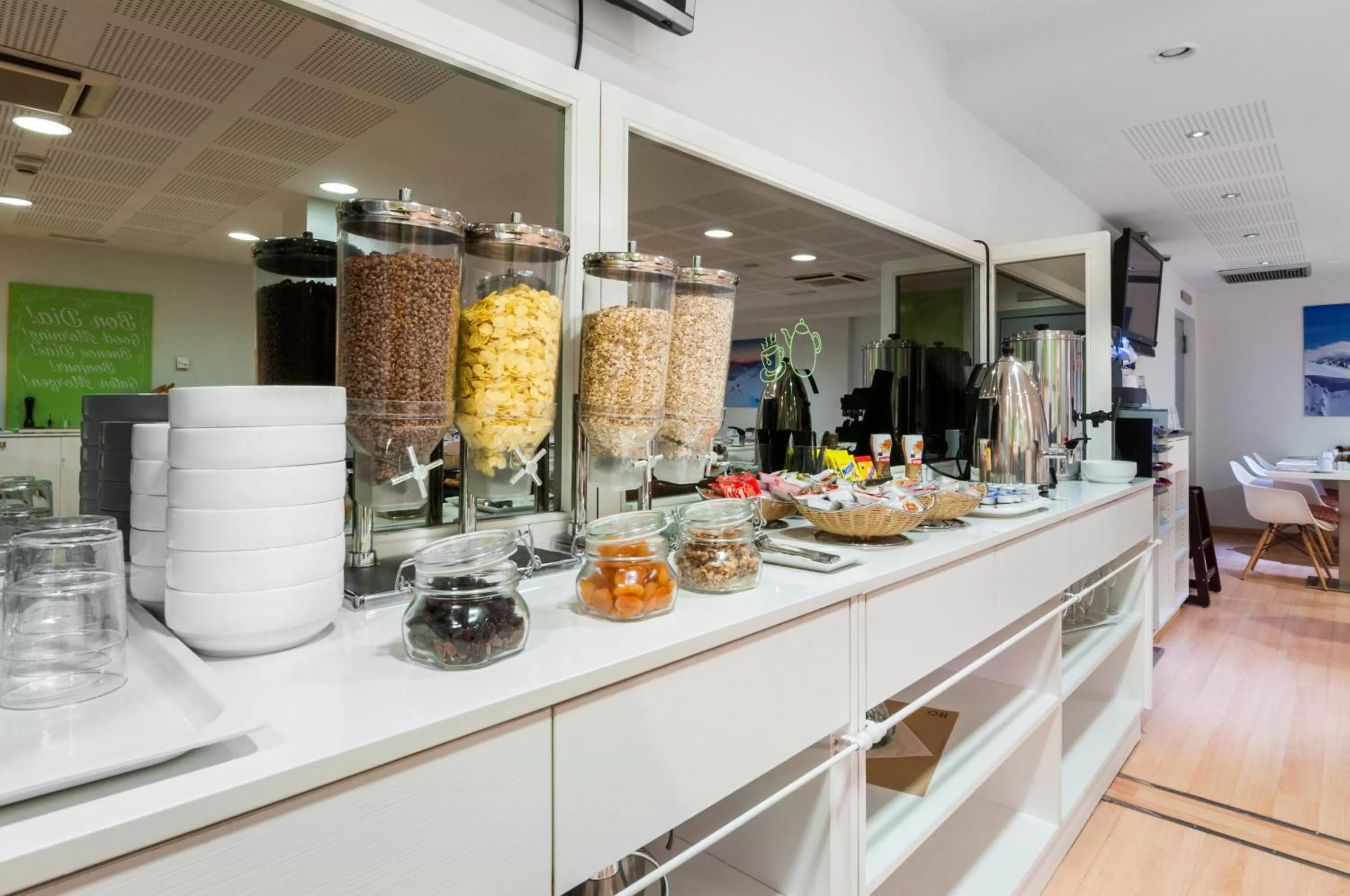 Buffet breakfast in Exe Princep