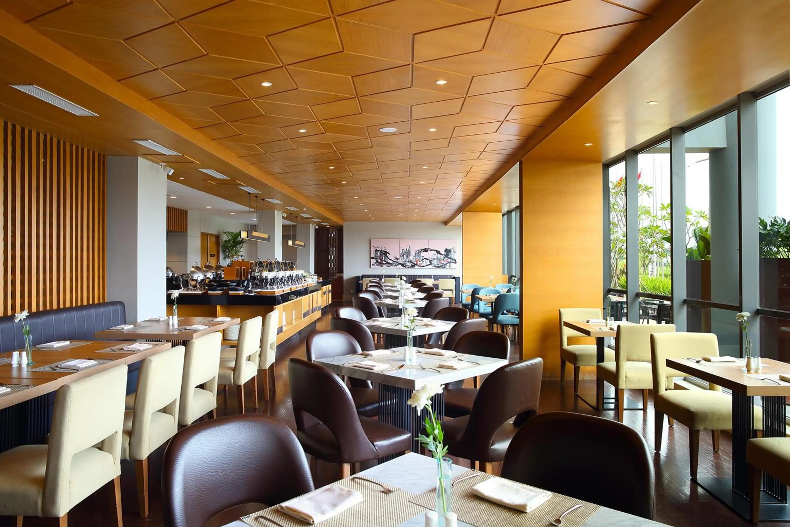 Restaurant/places to eat in Hotel Santika Premiere ICE - BSD City