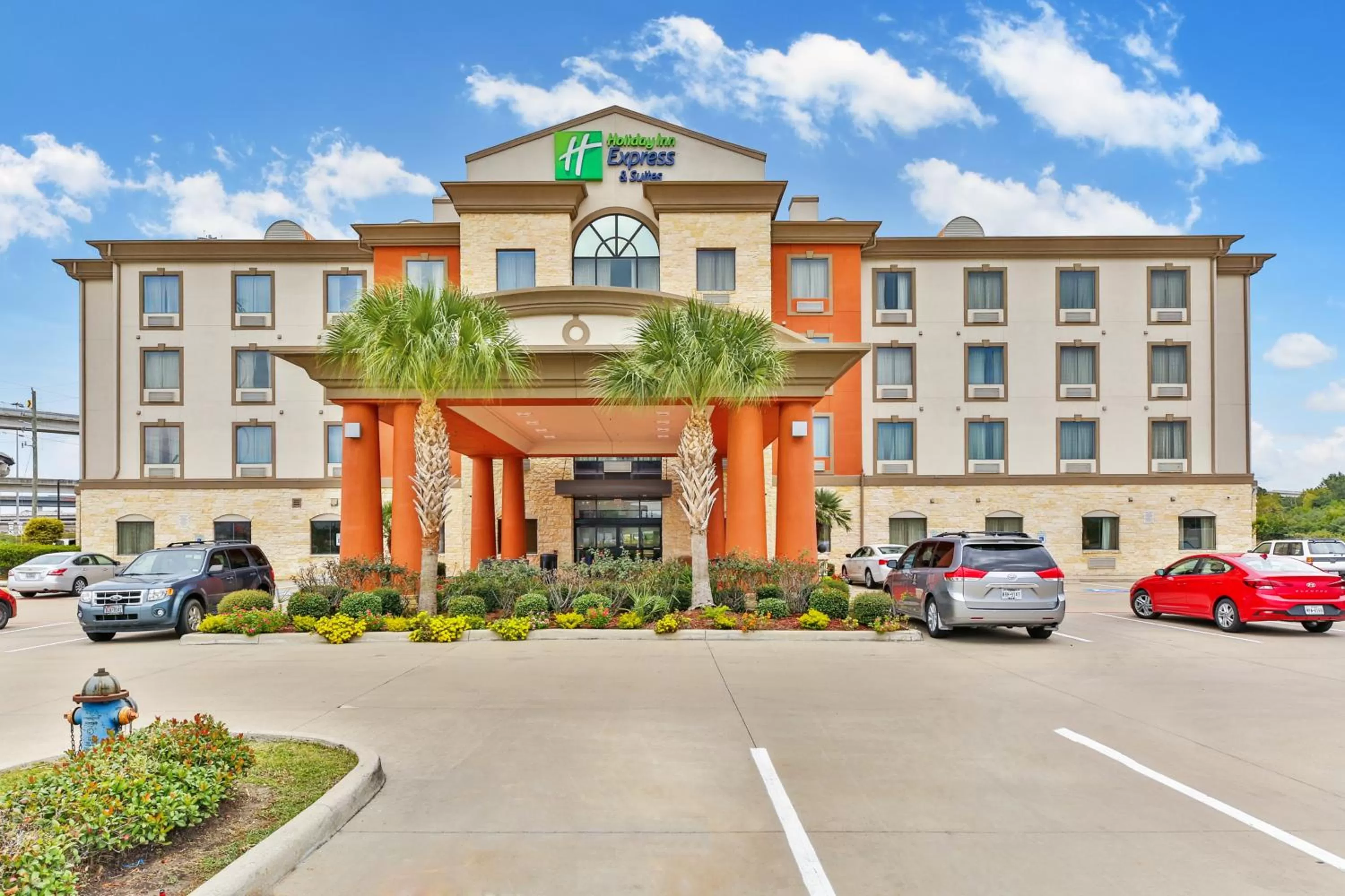 Holiday Inn Express & Suites Houston South - Near Pearland by IHG