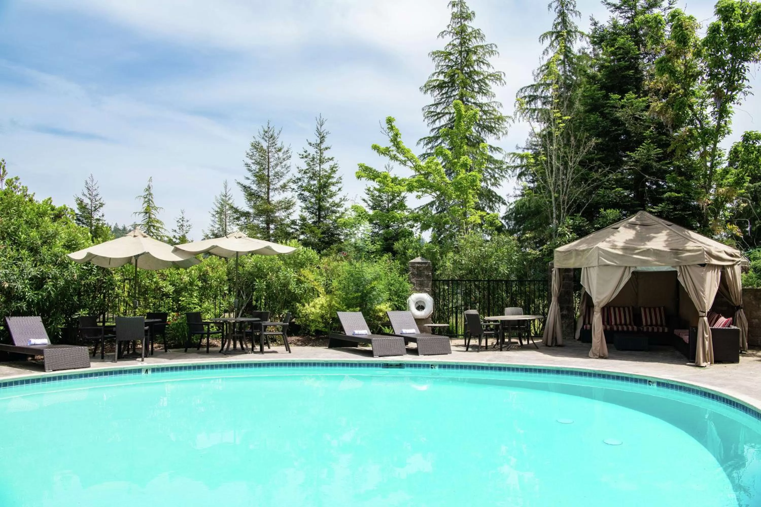 Swimming pool in Hilton Santa Cruz Scotts Valley