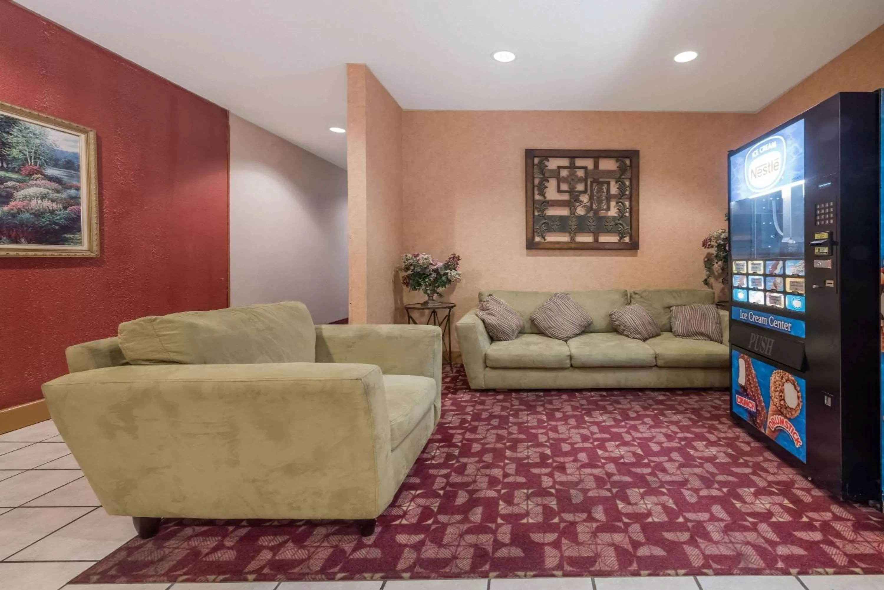 Lobby or reception in Super 8 by Wyndham Fort Worth Downtown South